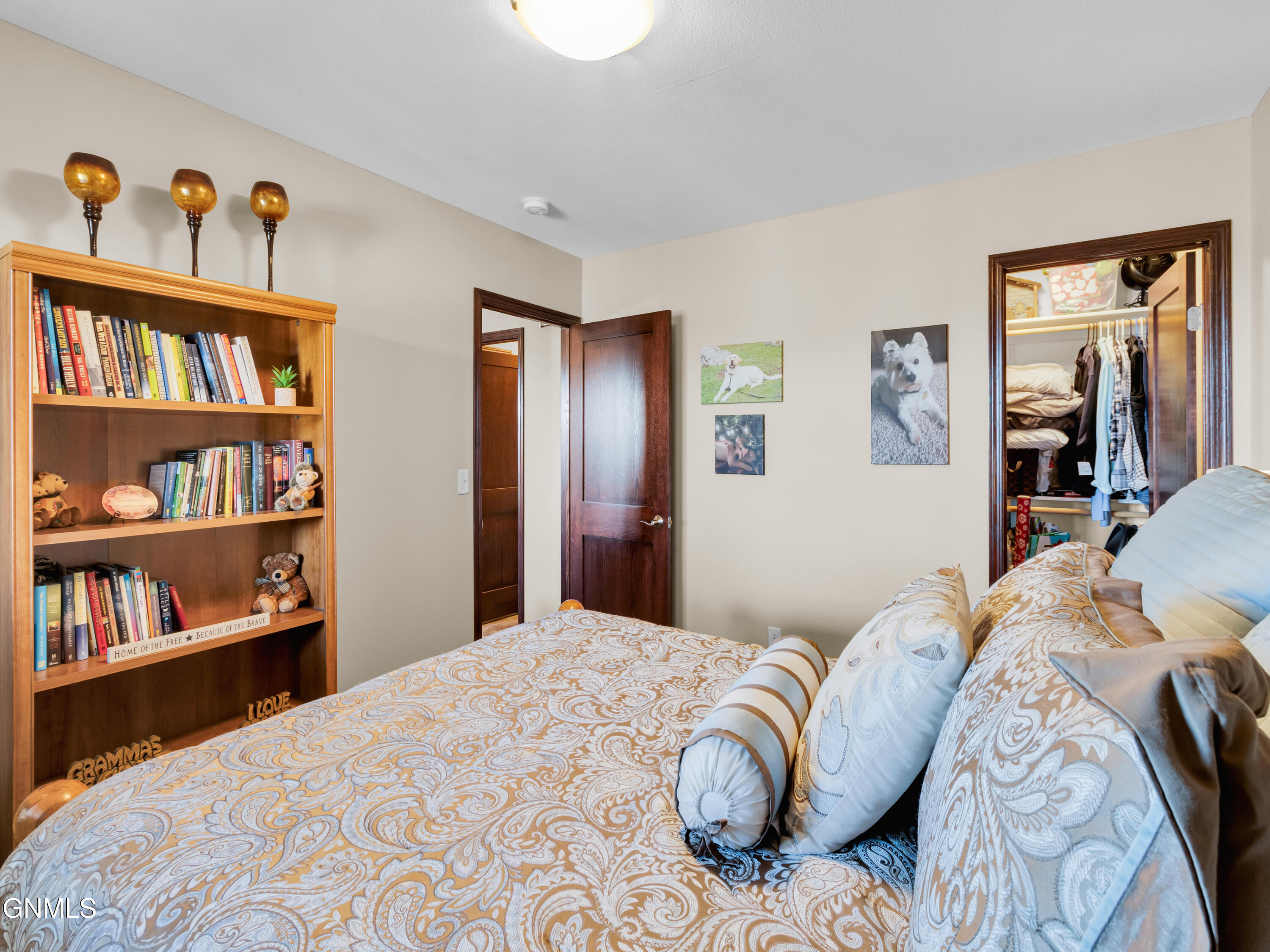 1739 Calgary Loop