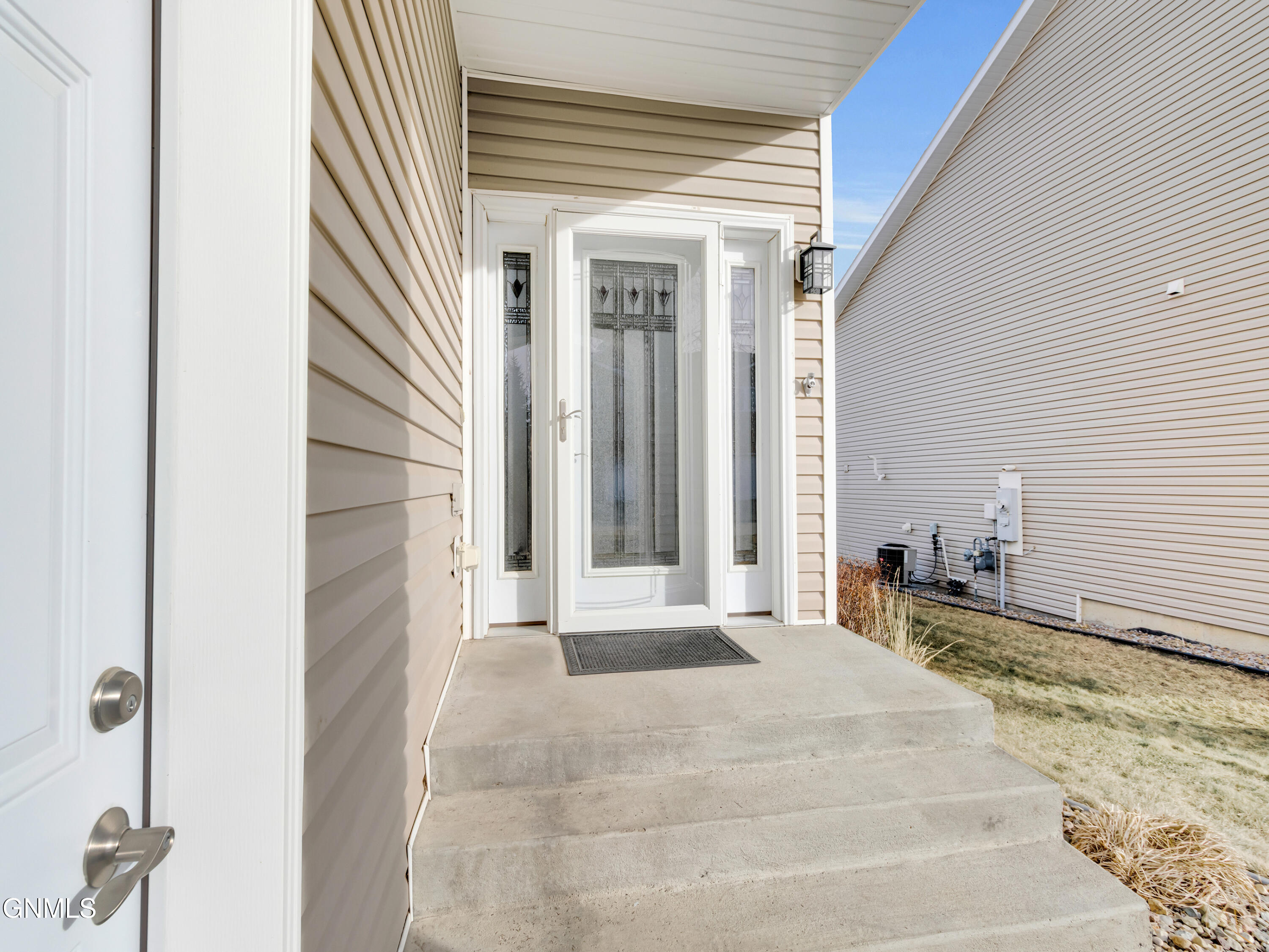 1739 Calgary Loop