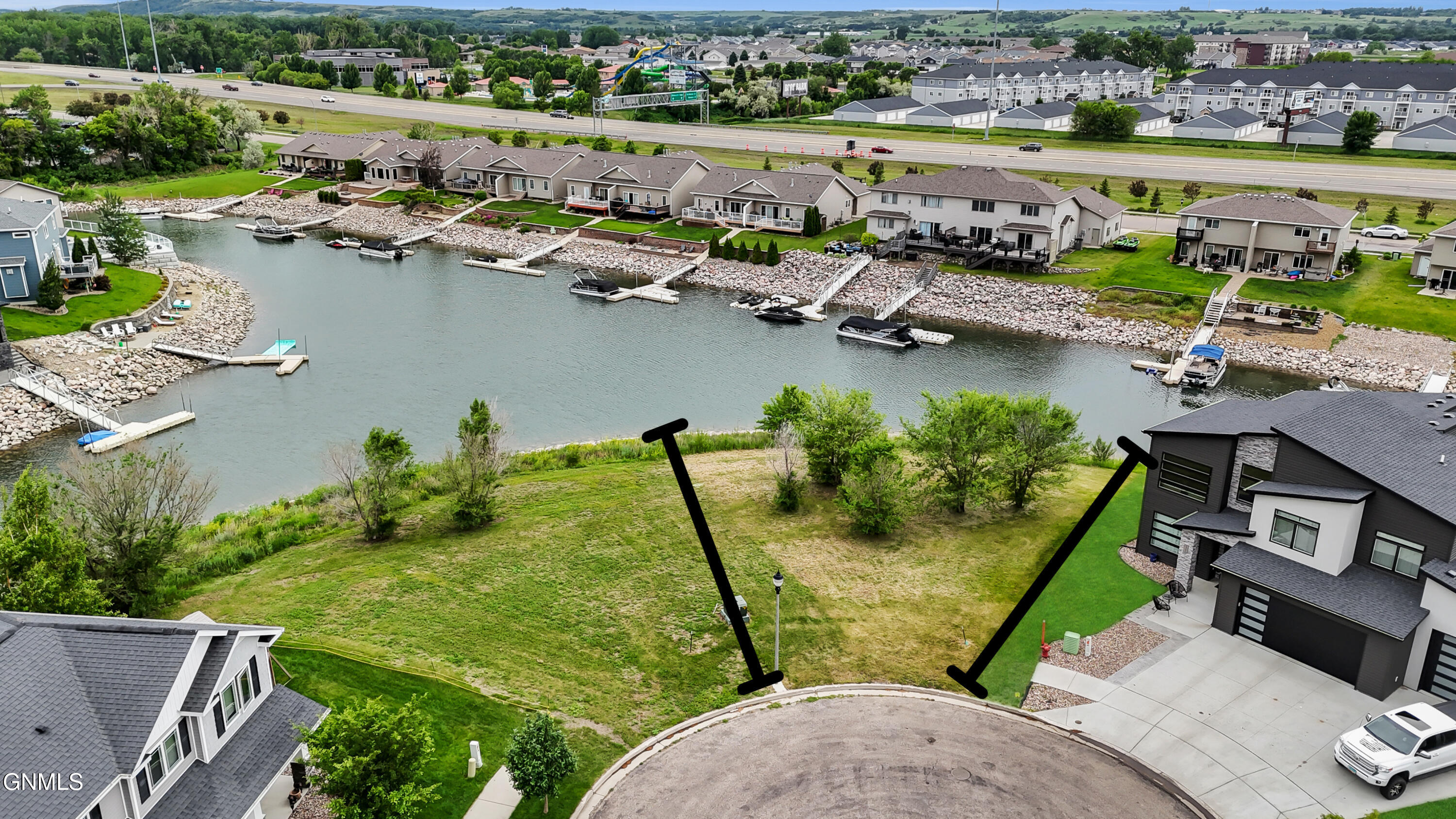 2207 Bridgeview Court