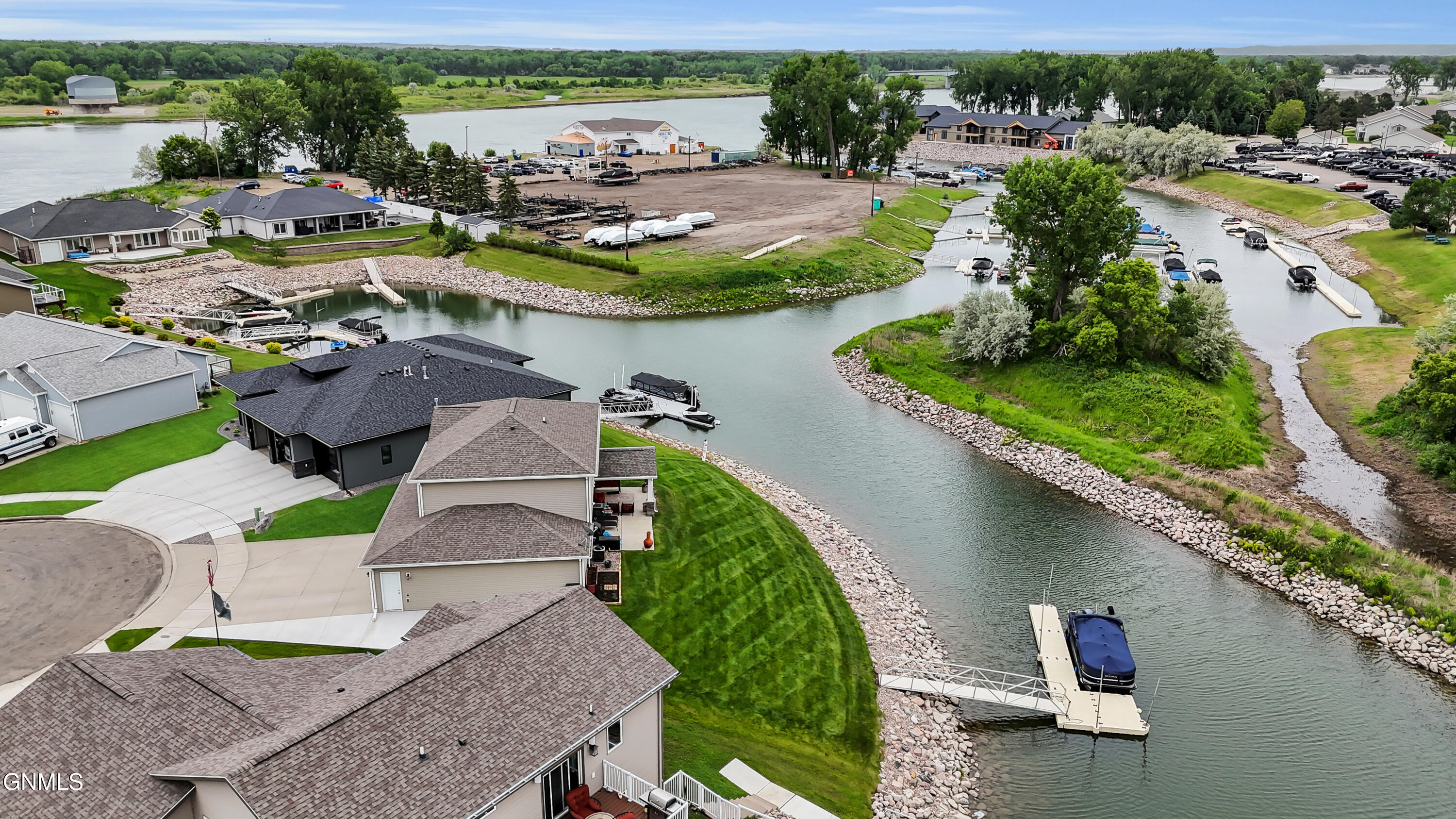 2207 Bridgeview Court