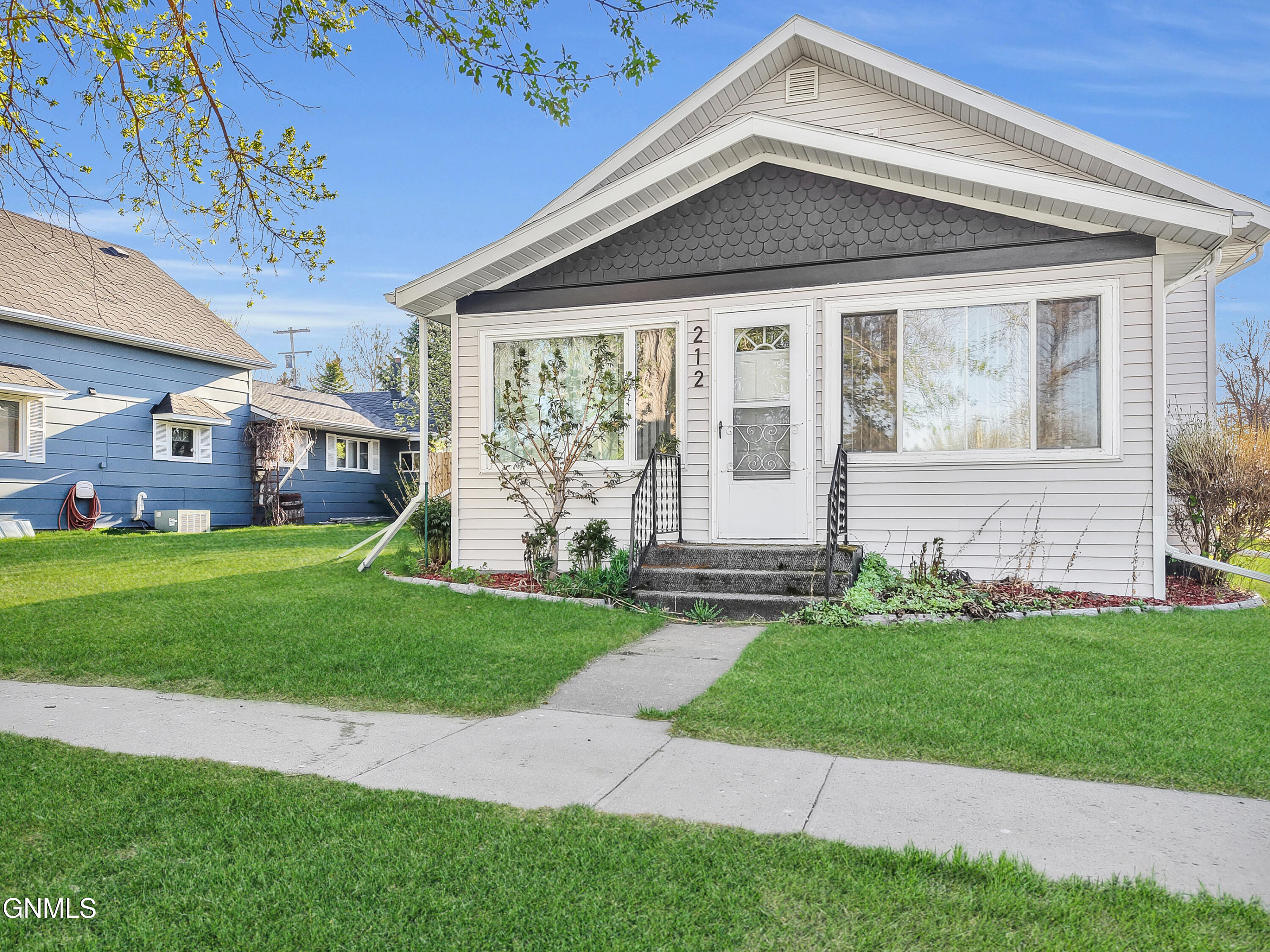 212 3rd Street N