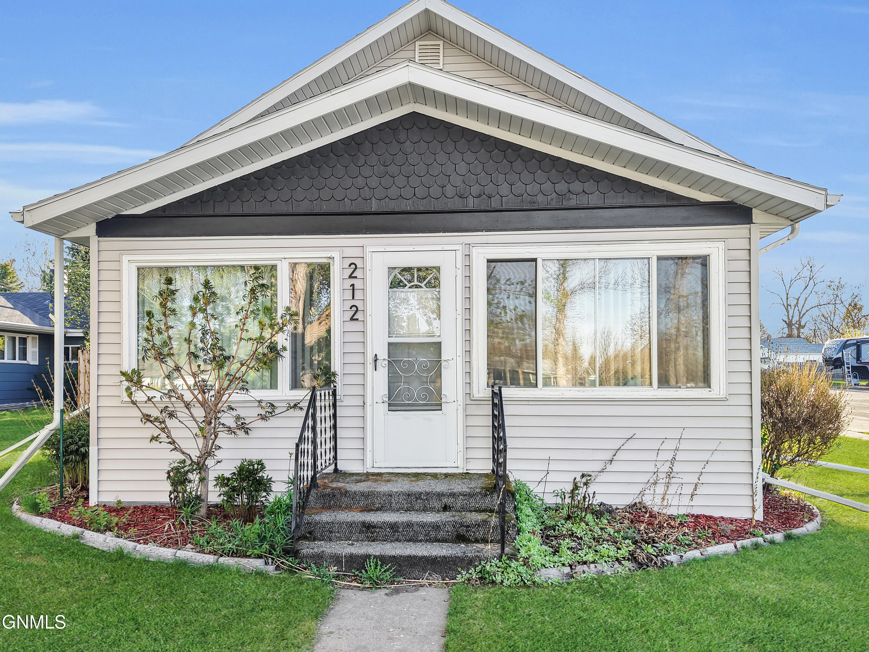 212 3rd Street N