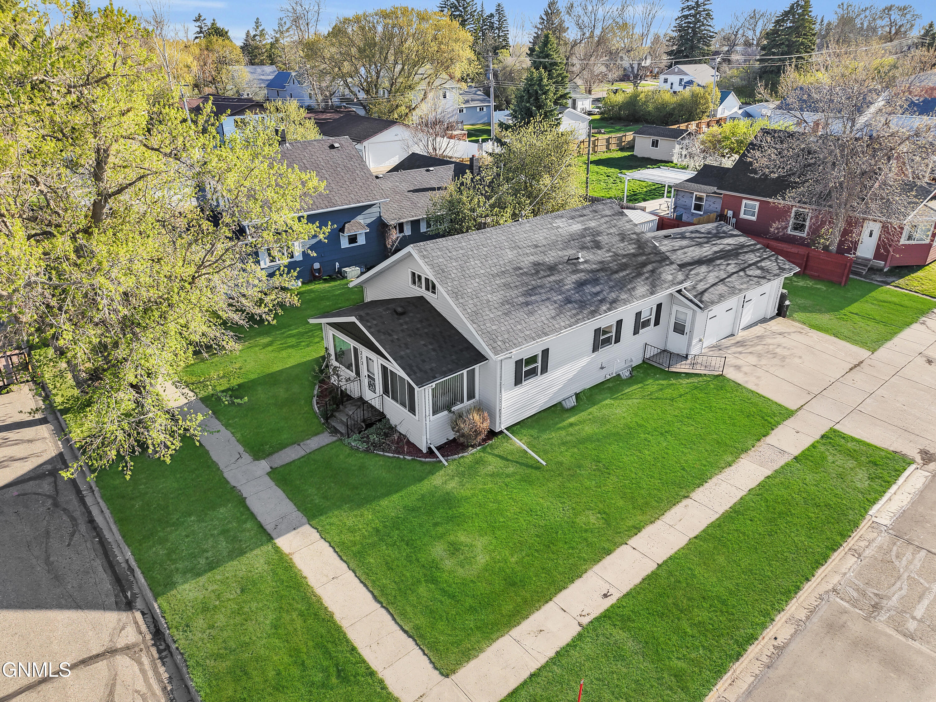 212 3rd Street N