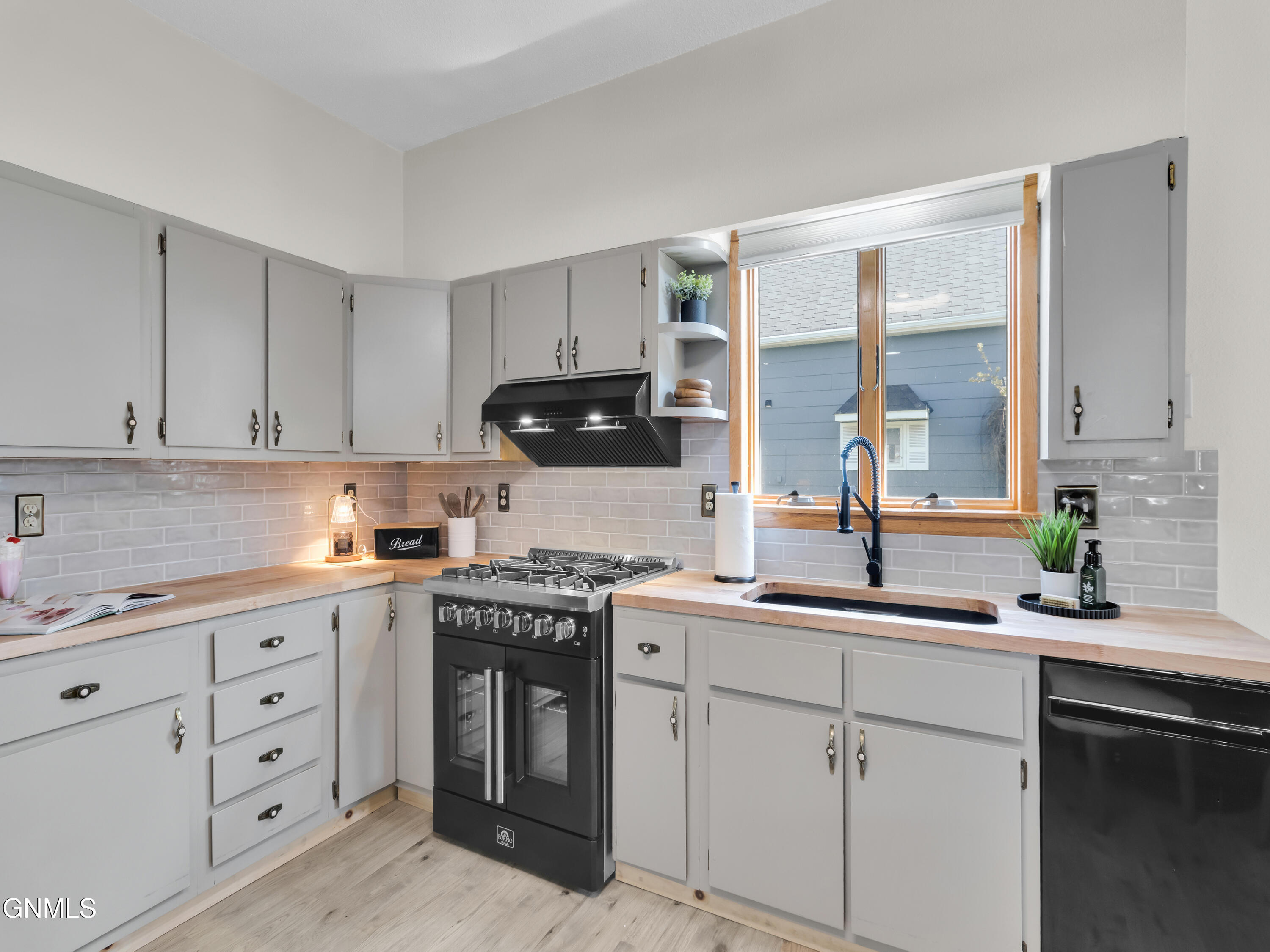 212 3rd Street N