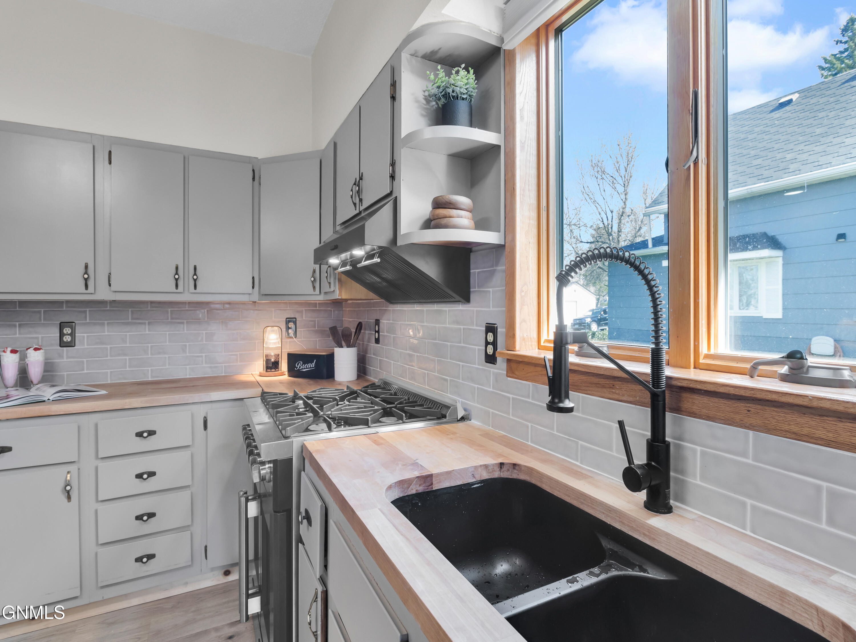212 3rd Street N