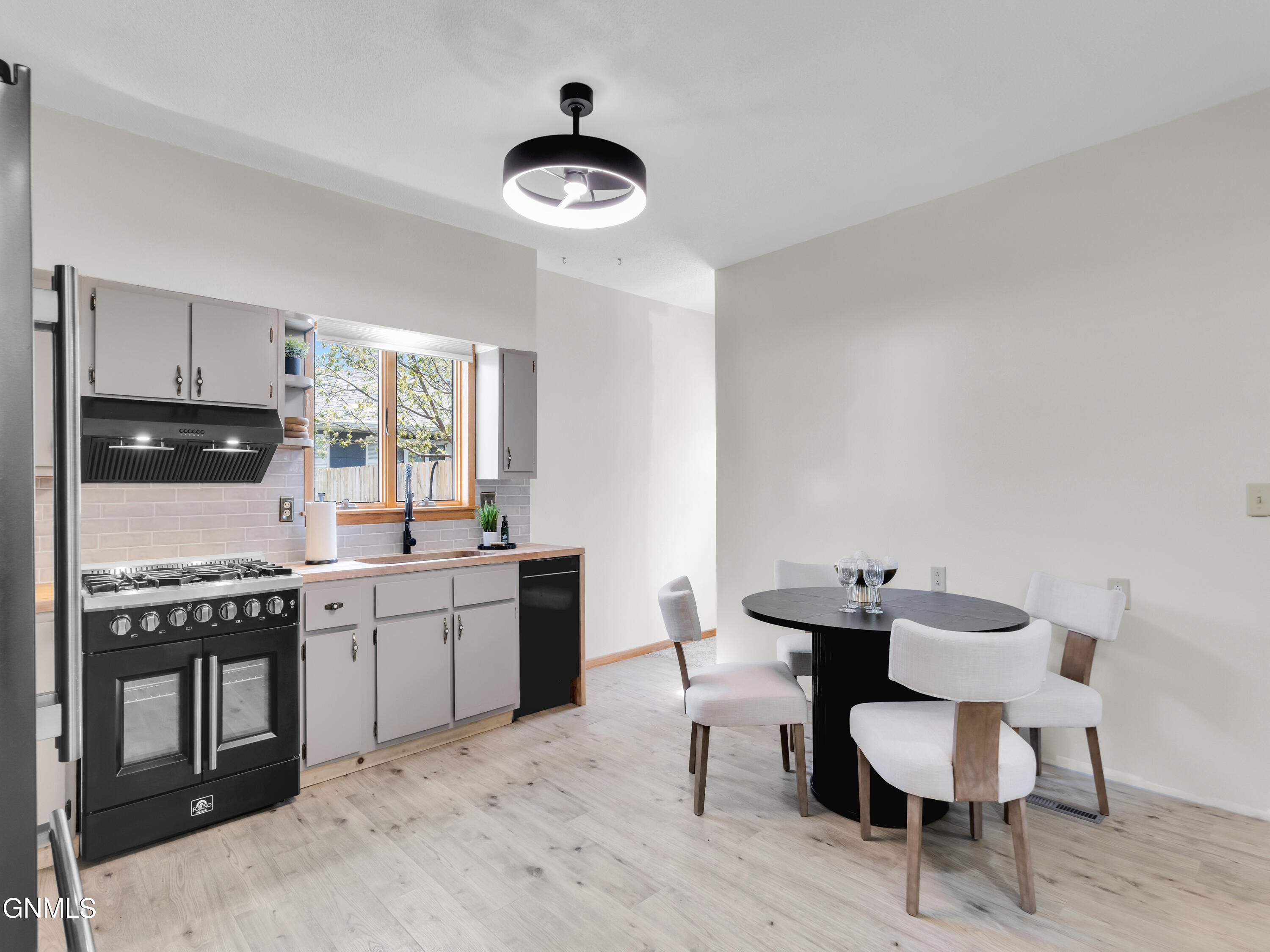 212 3rd Street N