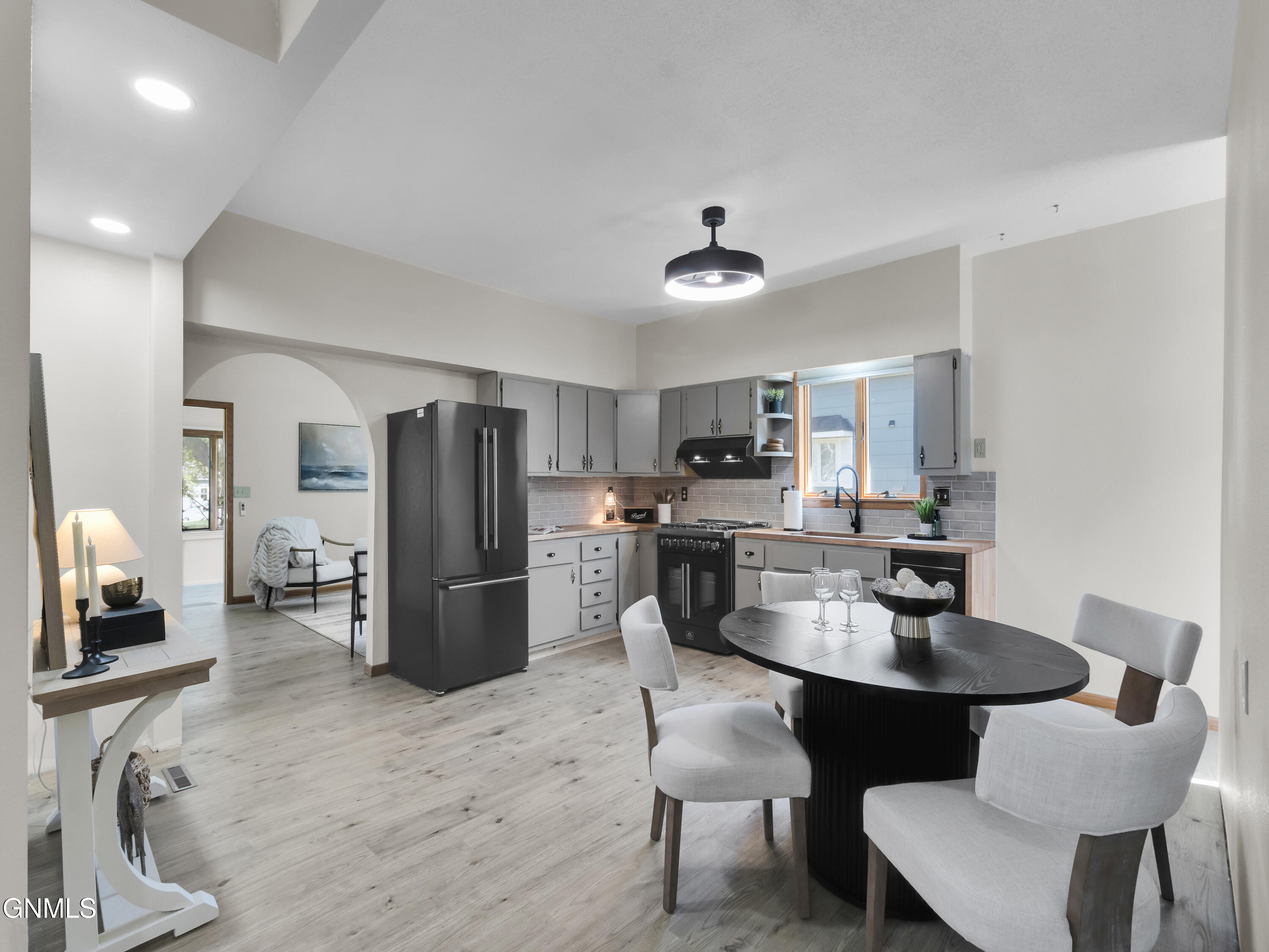 212 3rd Street N