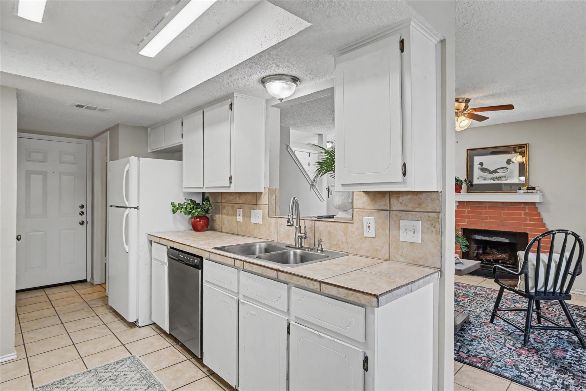 8806 Springmail Units A and B CIR