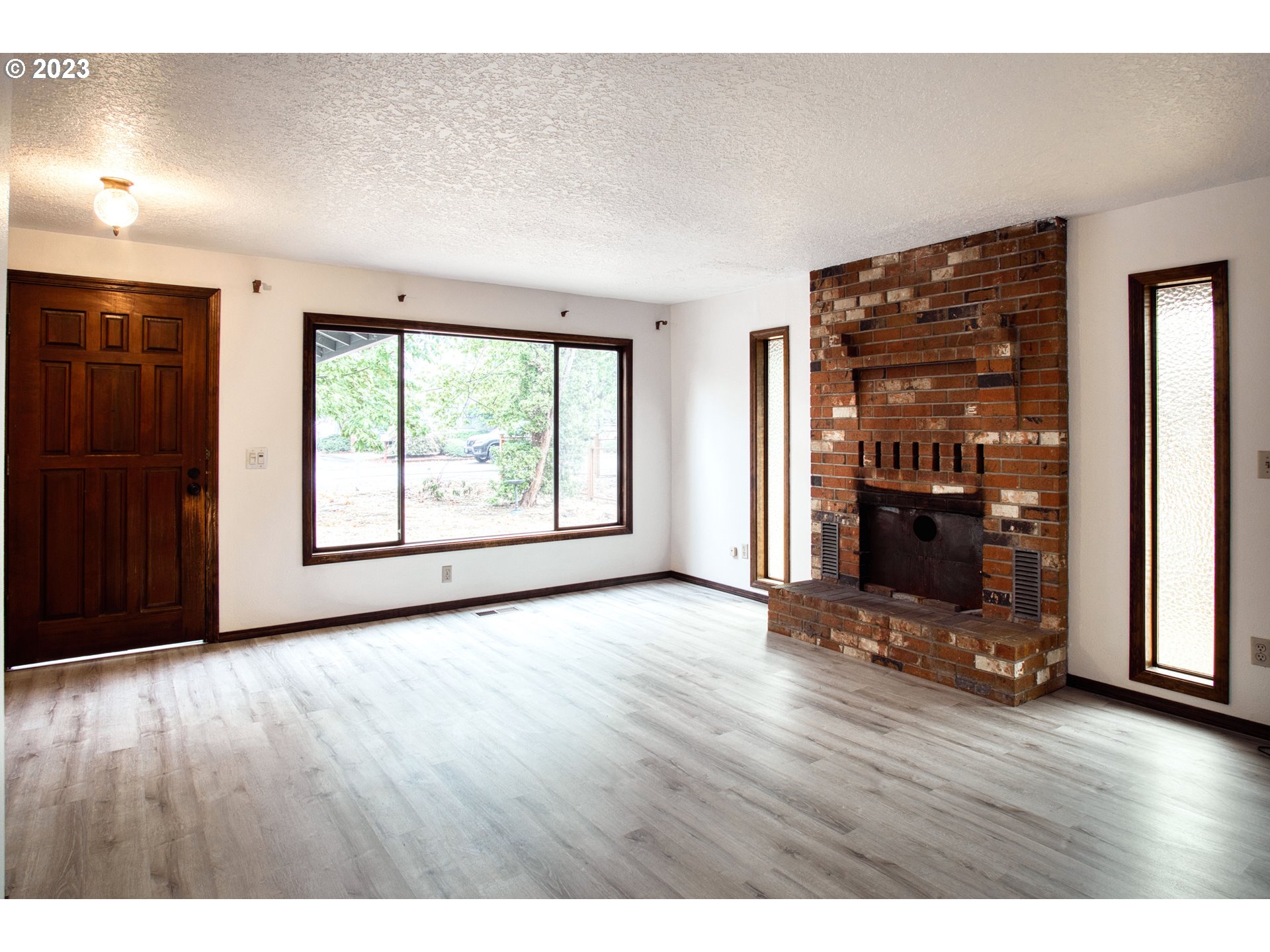 415 NE 136TH AVE