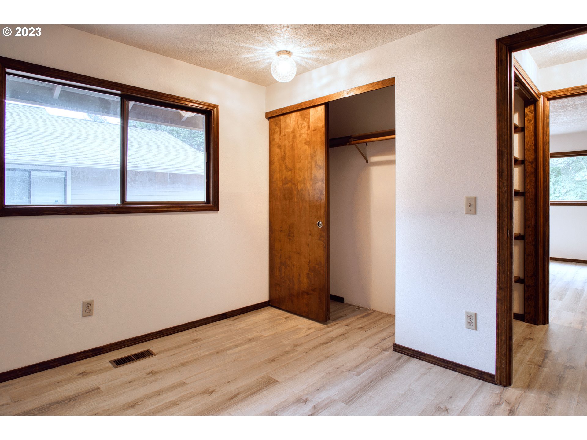 415 NE 136TH AVE