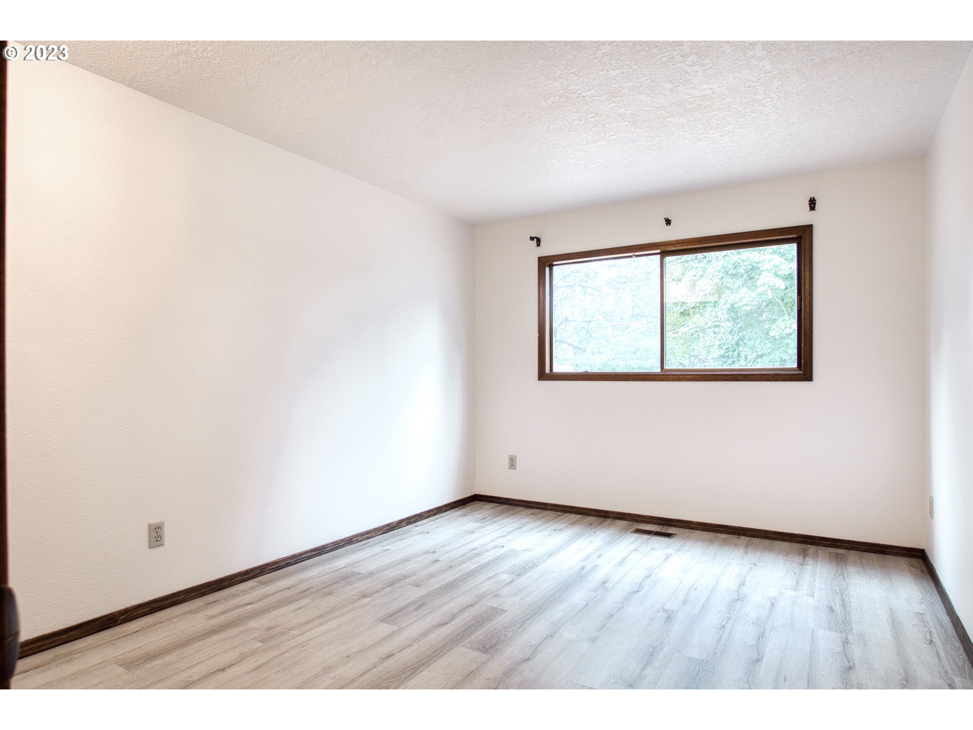 415 NE 136TH AVE
