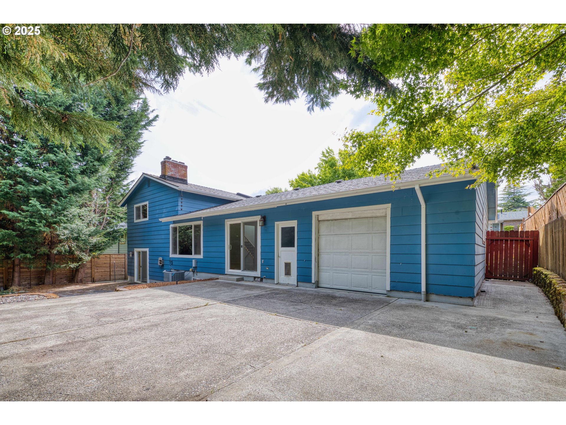 414 SW FRENWOOD WAY