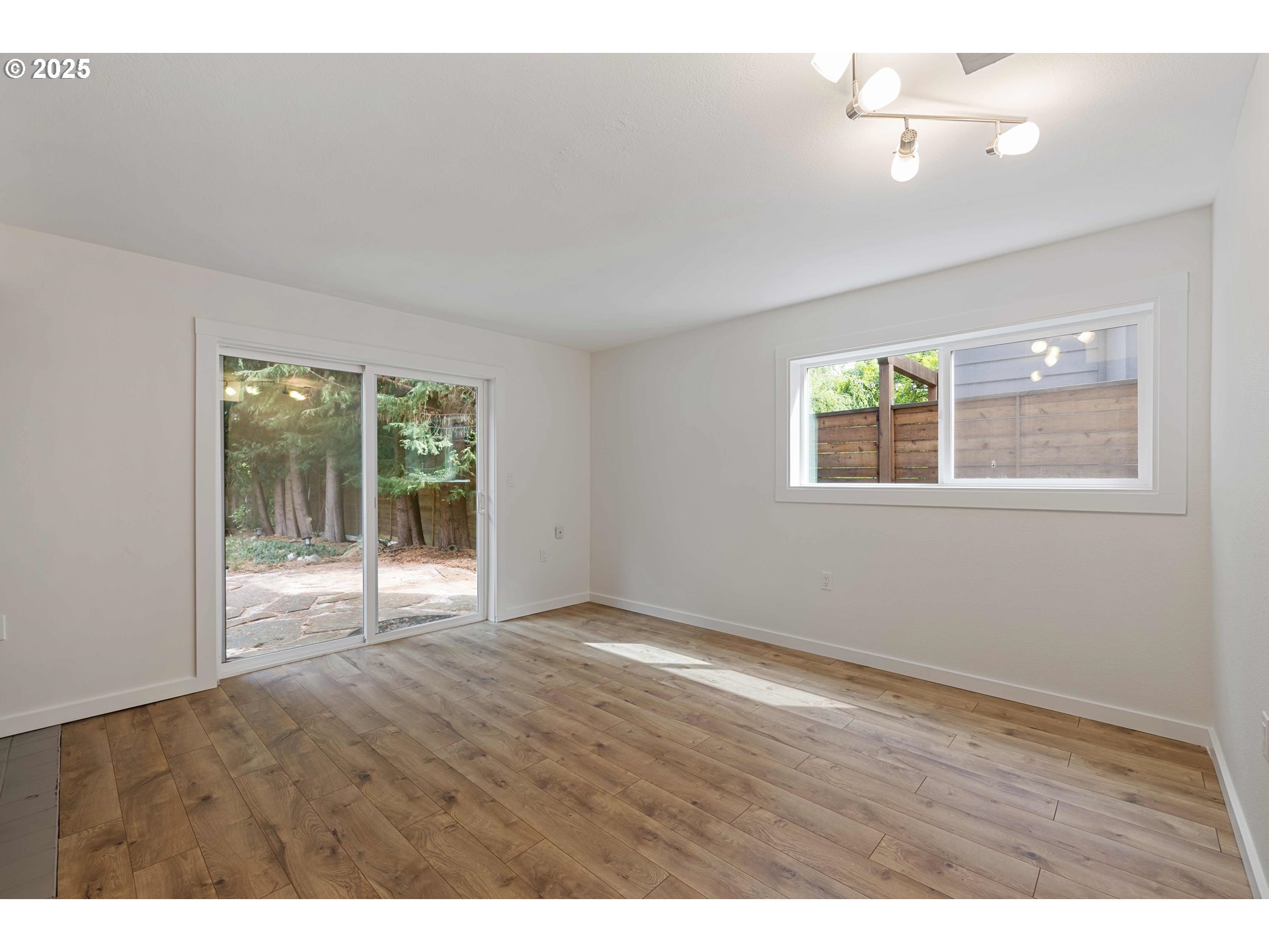 414 SW FRENWOOD WAY