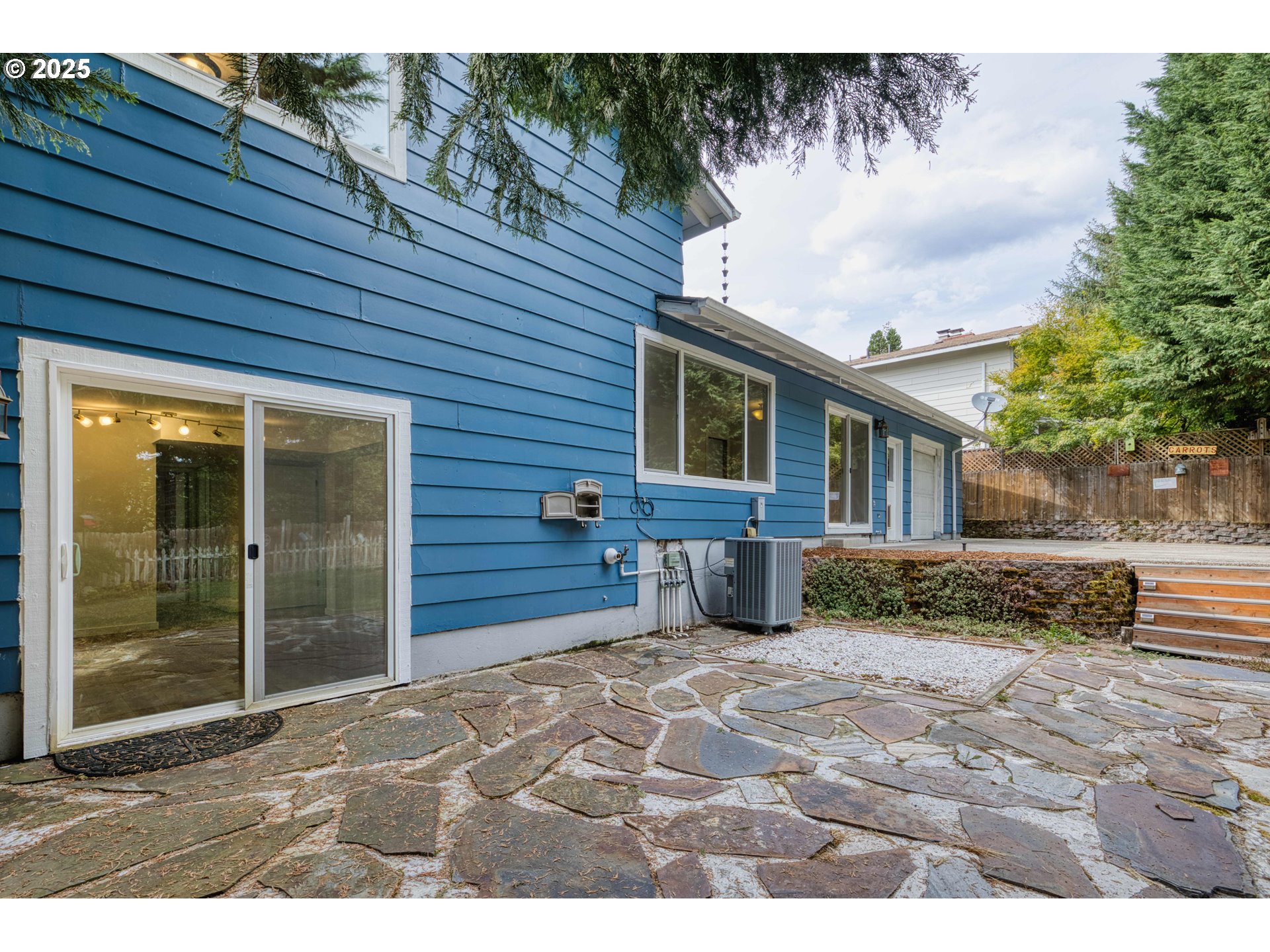 414 SW FRENWOOD WAY