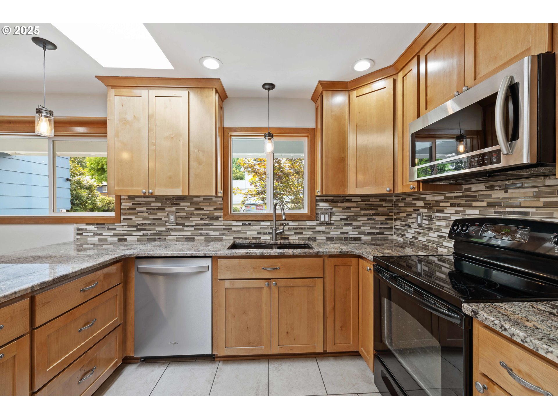 414 SW FRENWOOD WAY