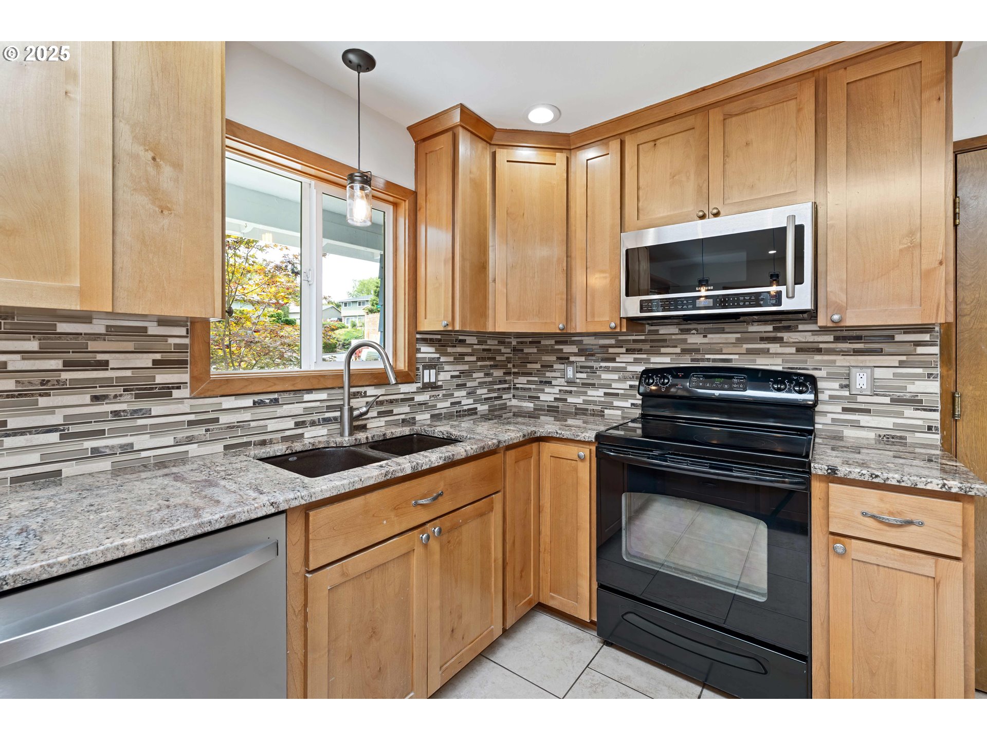 414 SW FRENWOOD WAY