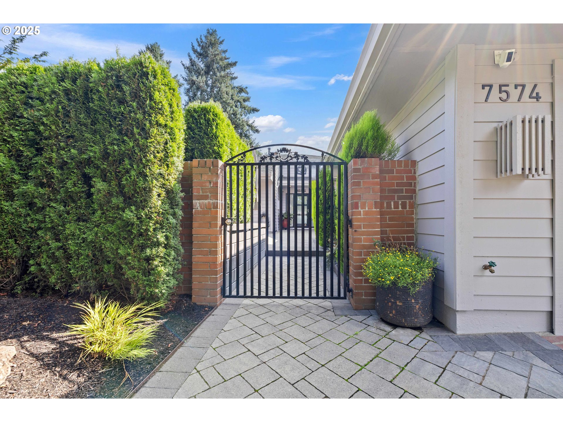 7574 SW ARBOR GLEN CT