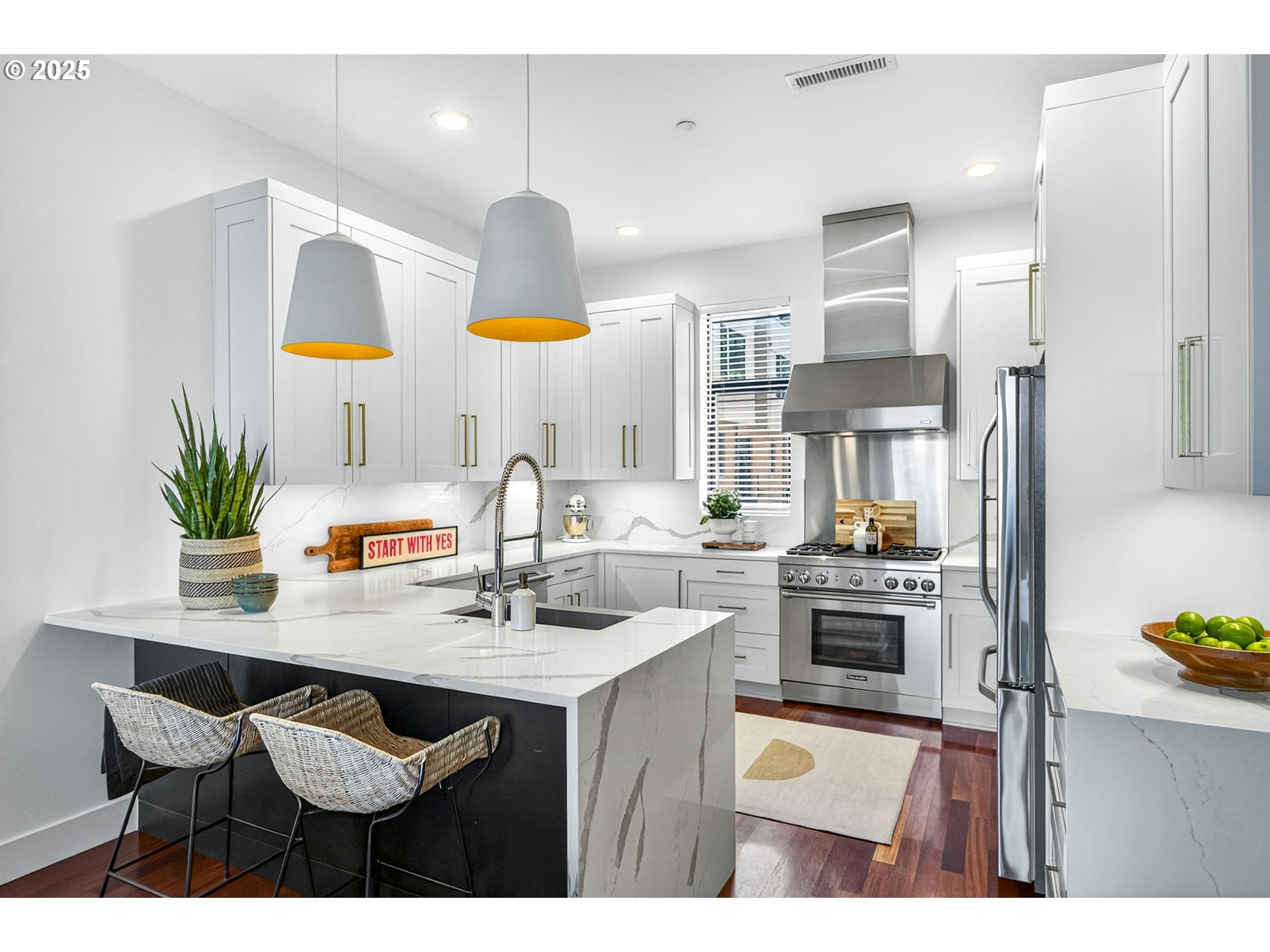 1682 NW RIVERSCAPE ST