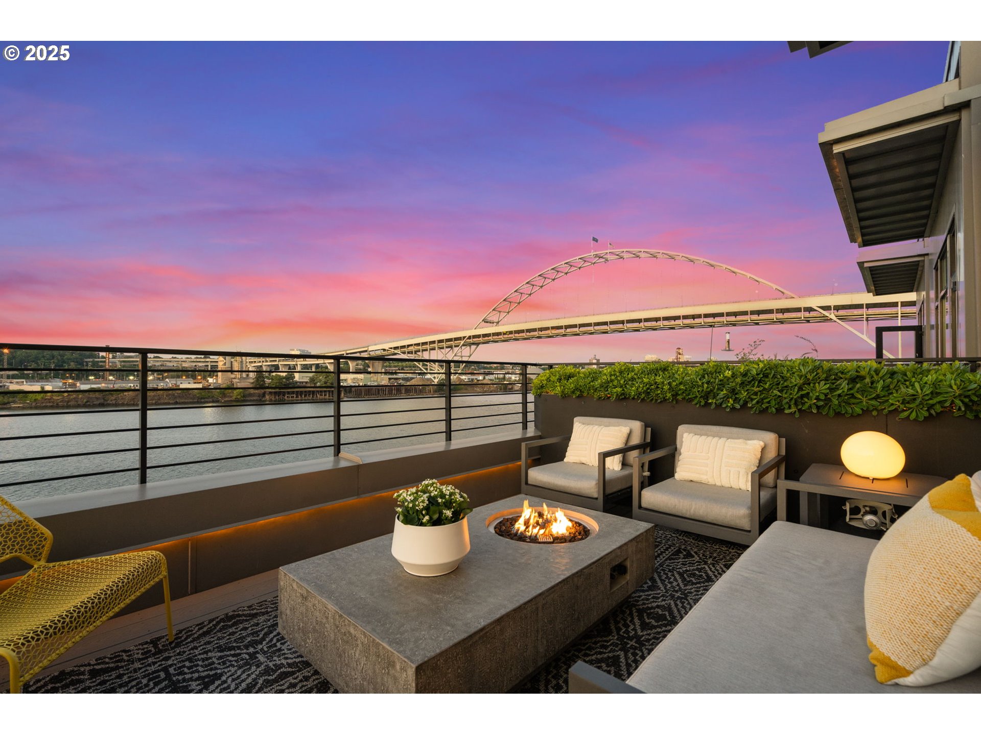 1682 NW RIVERSCAPE ST