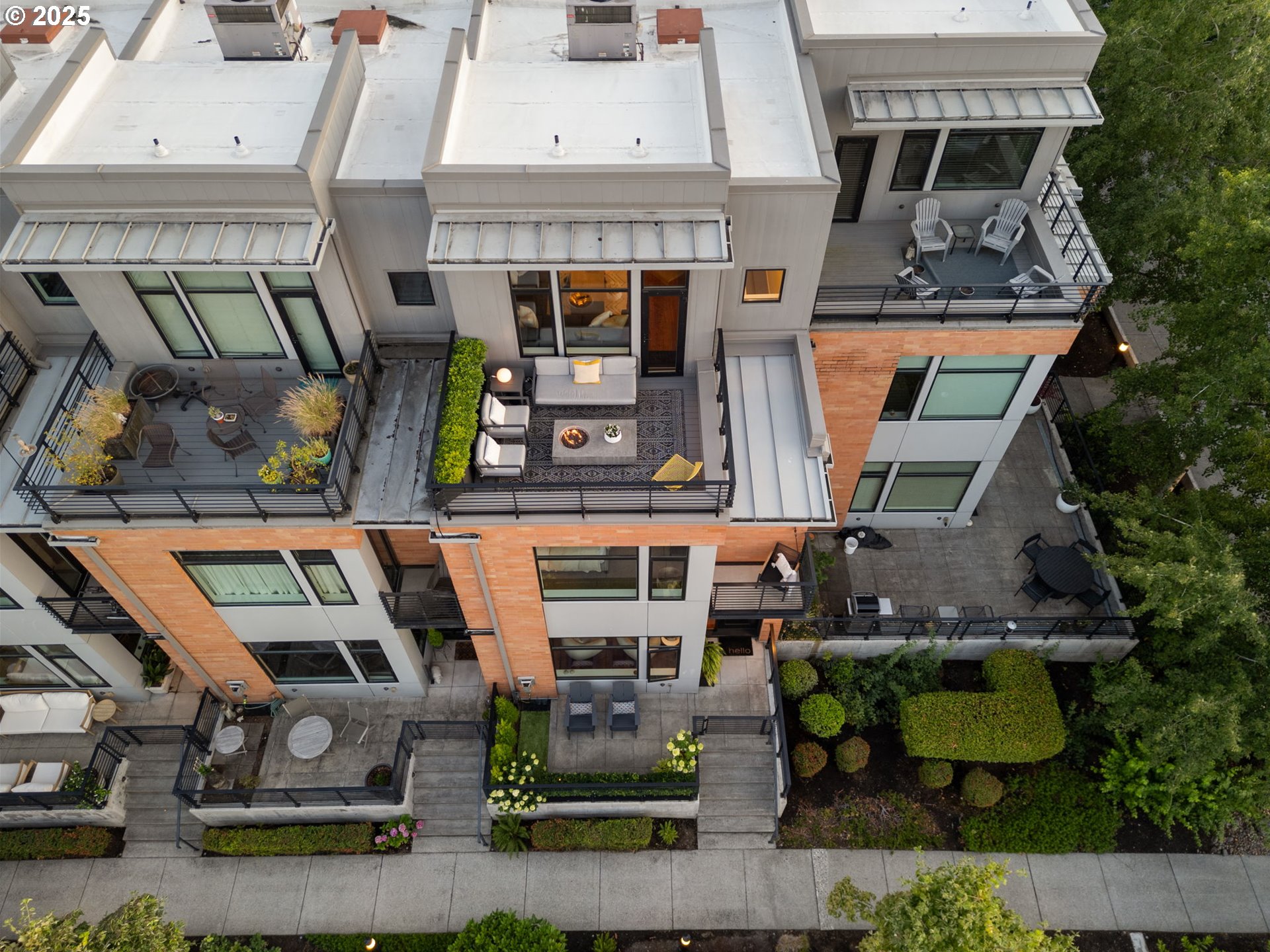 1682 NW RIVERSCAPE ST