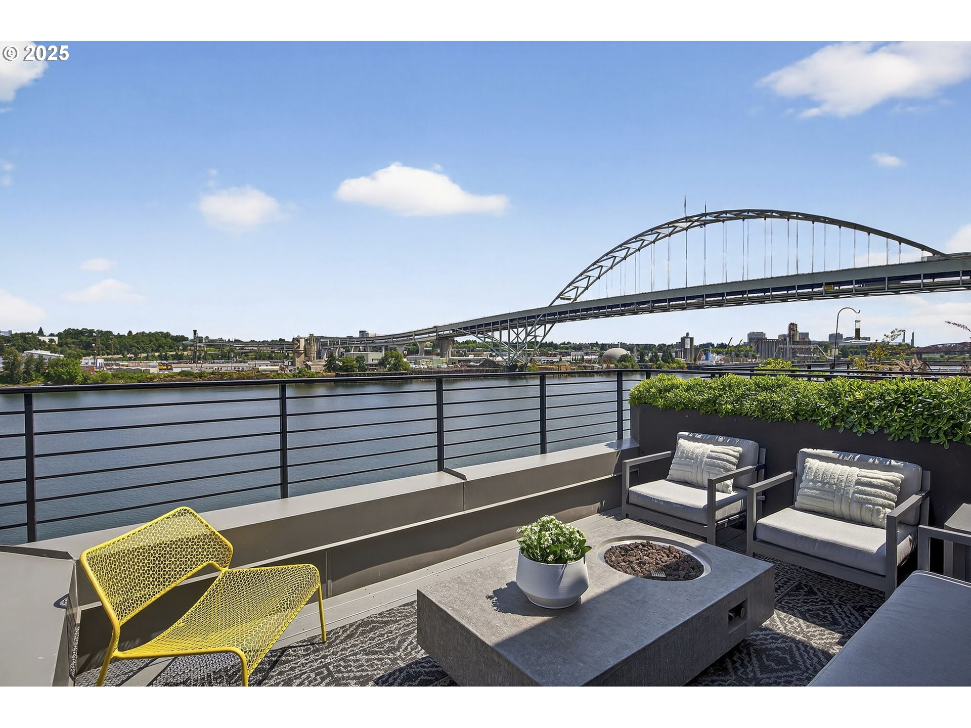 1682 NW RIVERSCAPE ST