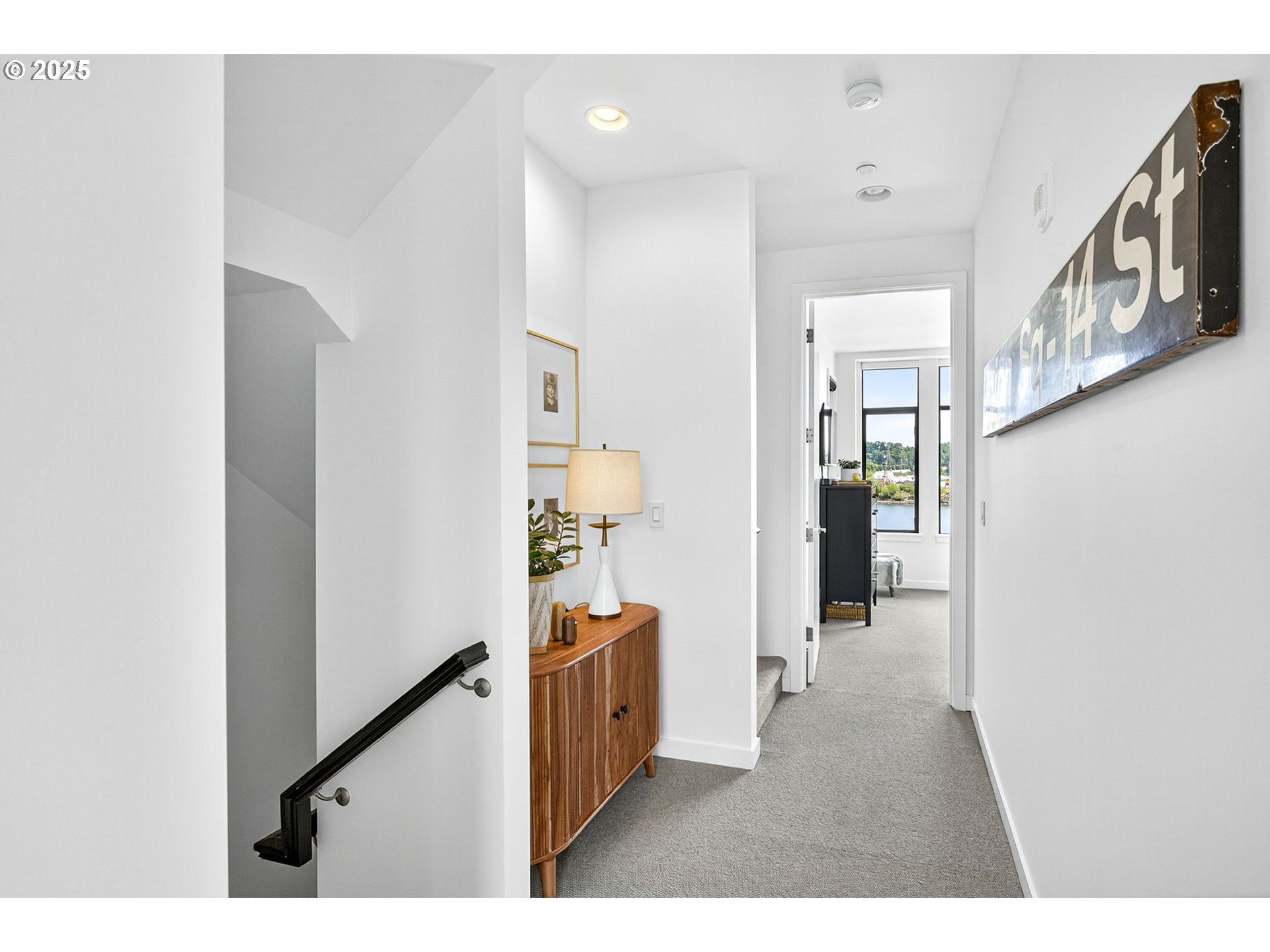 1682 NW RIVERSCAPE ST