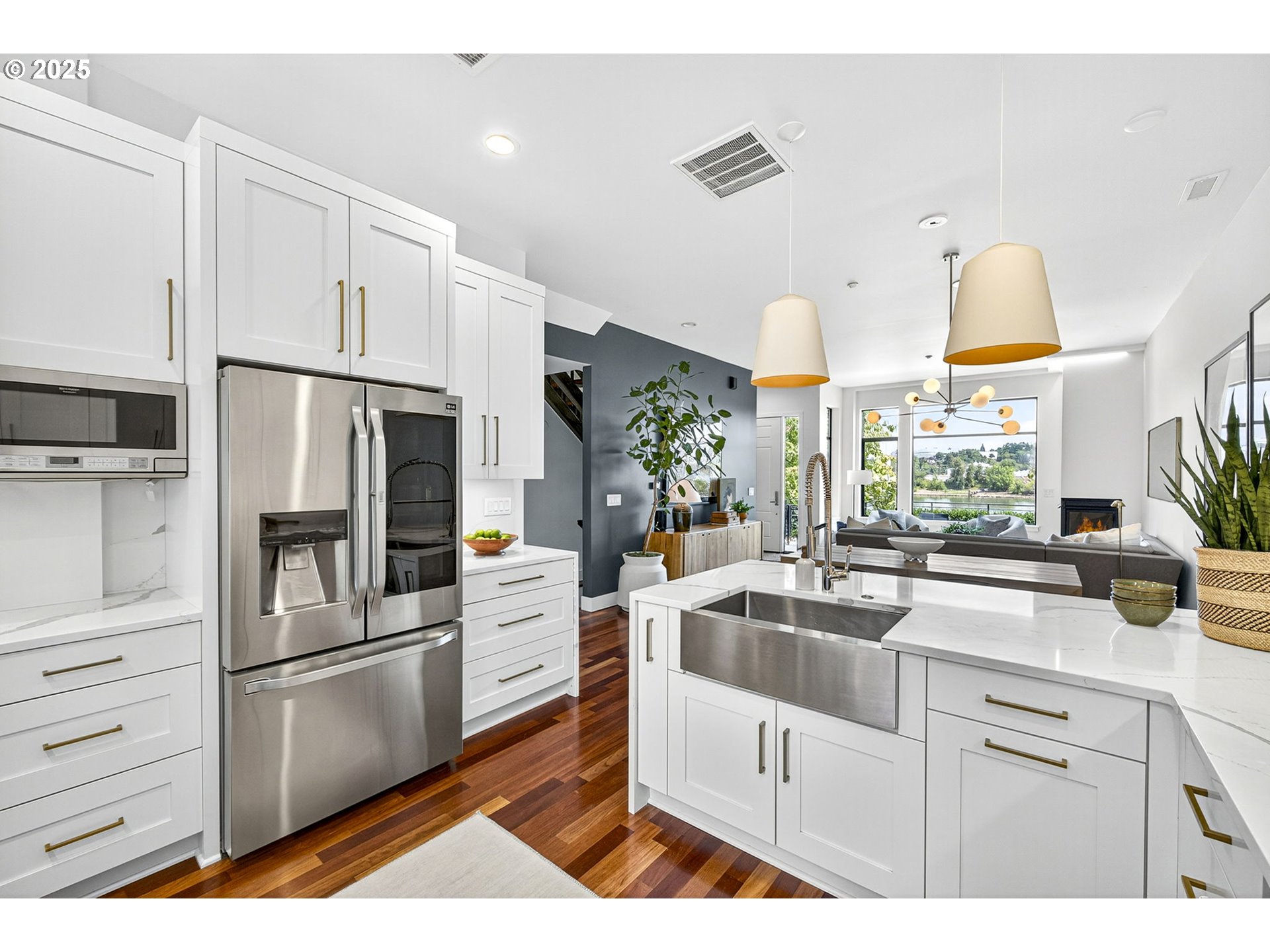 1682 NW RIVERSCAPE ST