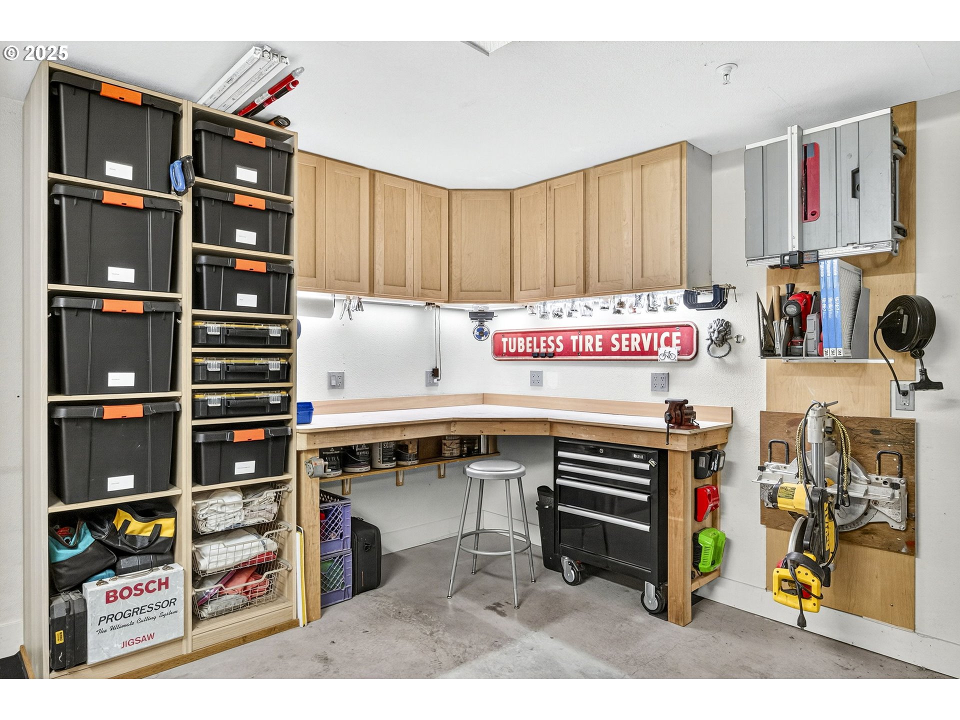 1682 NW RIVERSCAPE ST