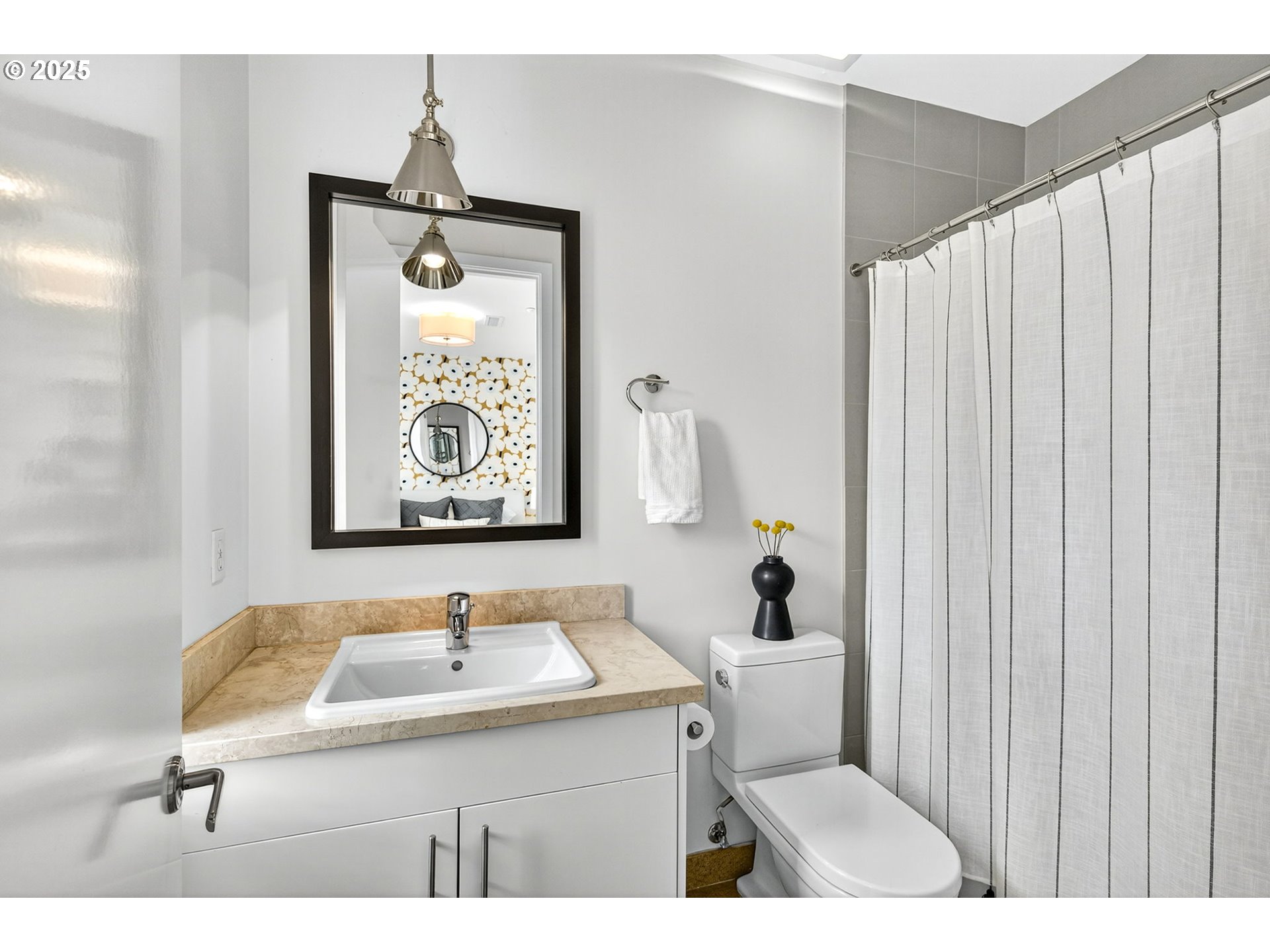 1682 NW RIVERSCAPE ST