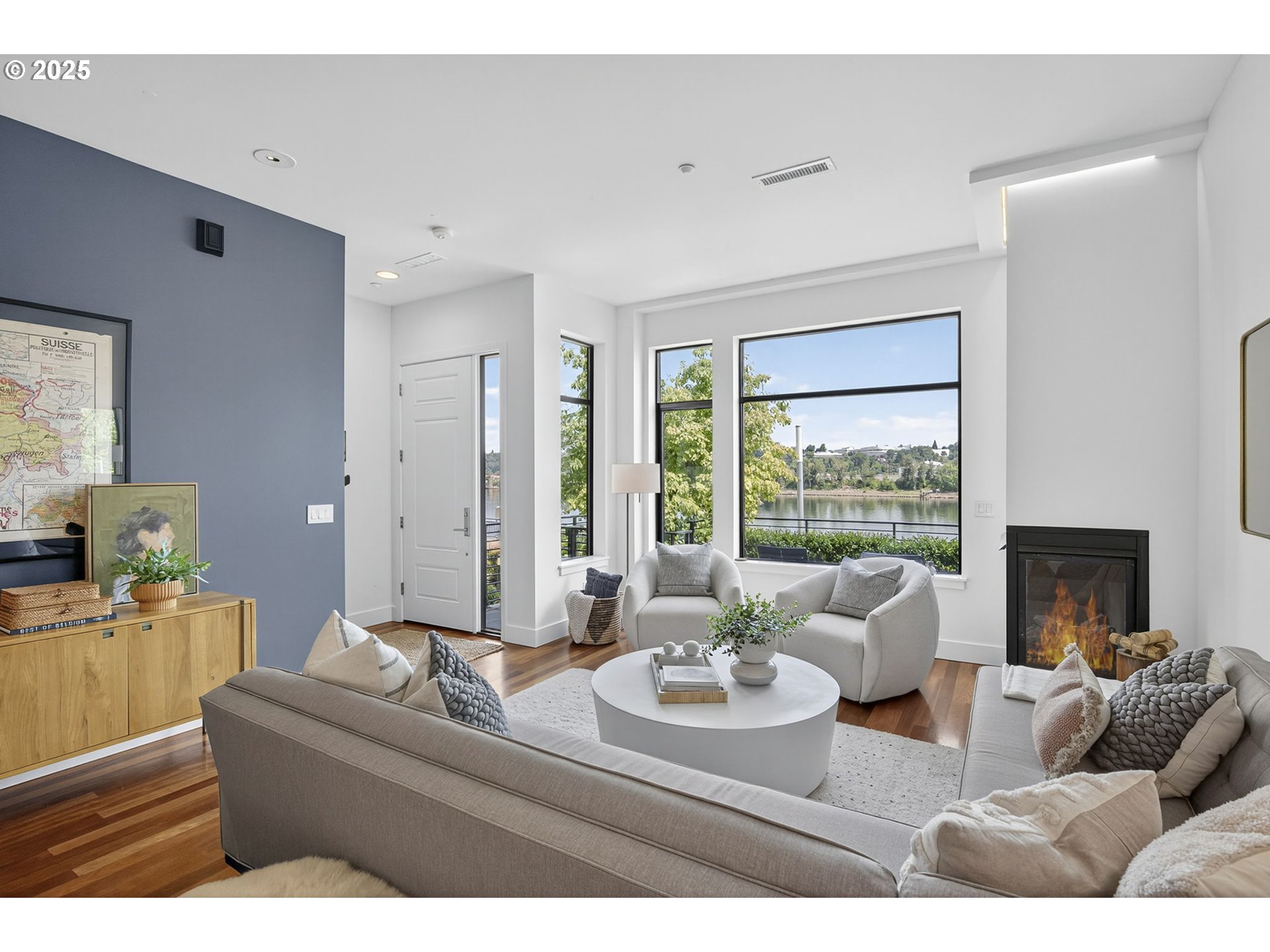 1682 NW RIVERSCAPE ST