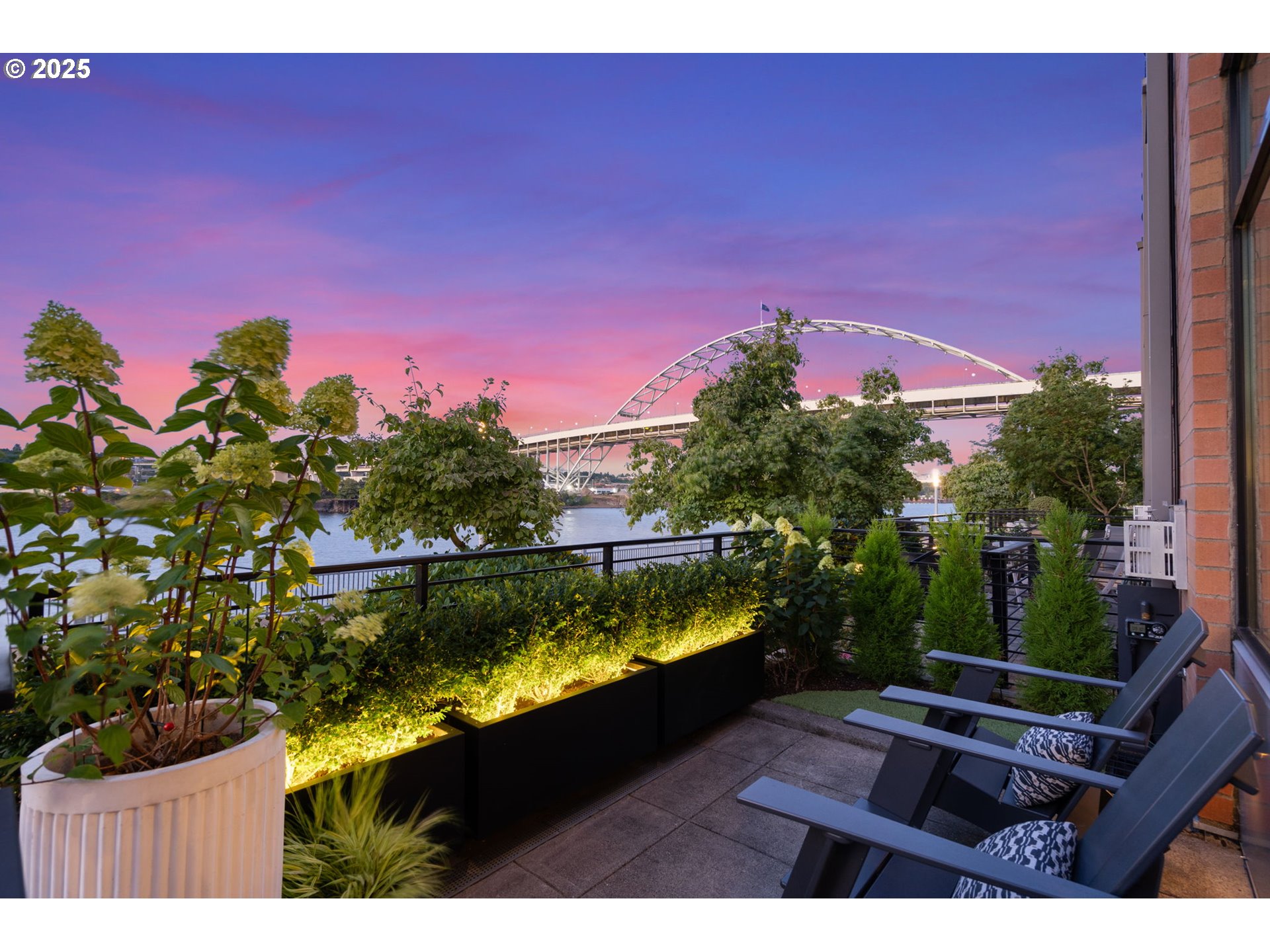 1682 NW RIVERSCAPE ST