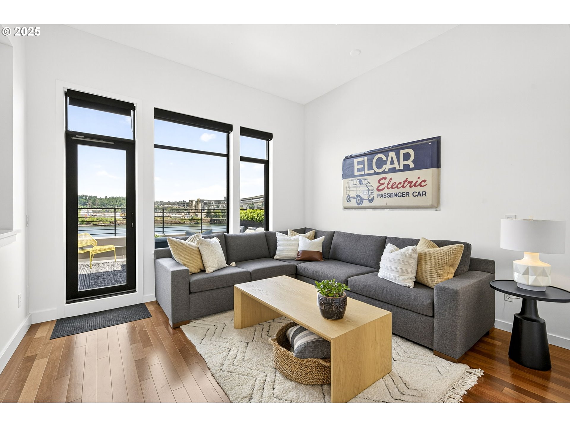 1682 NW RIVERSCAPE ST