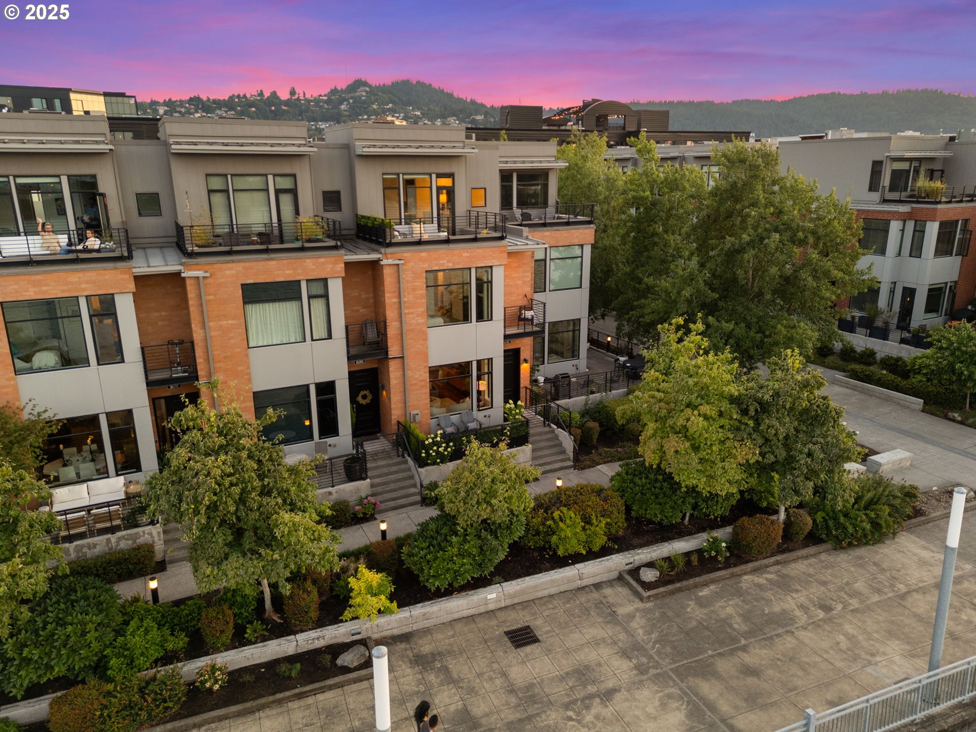 1682 NW RIVERSCAPE ST