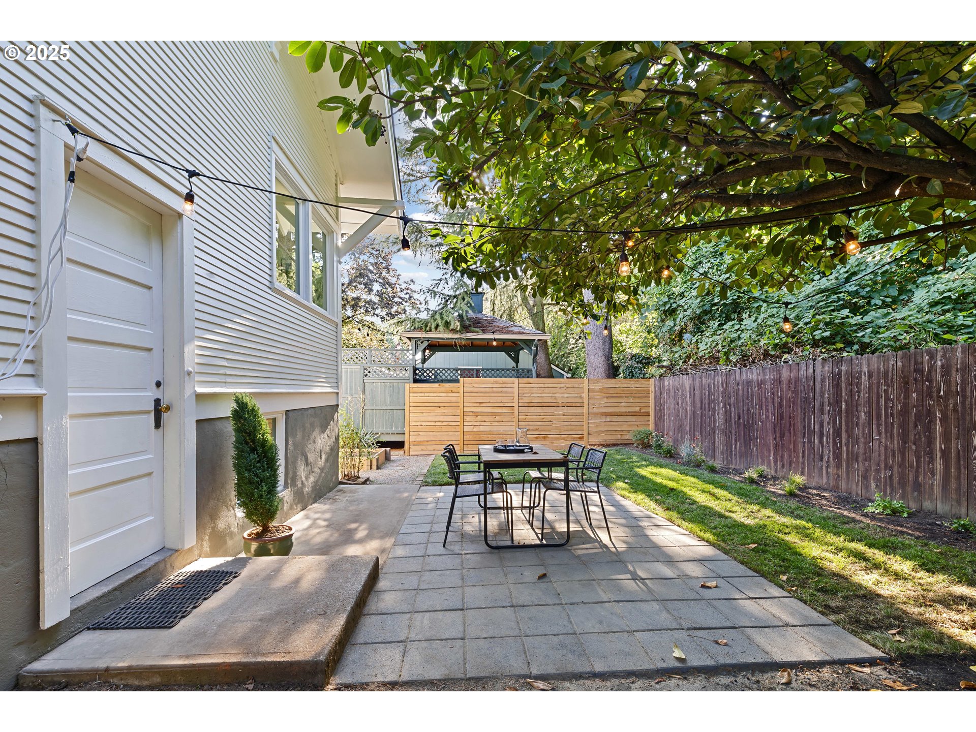 5415 NE SACRAMENTO ST