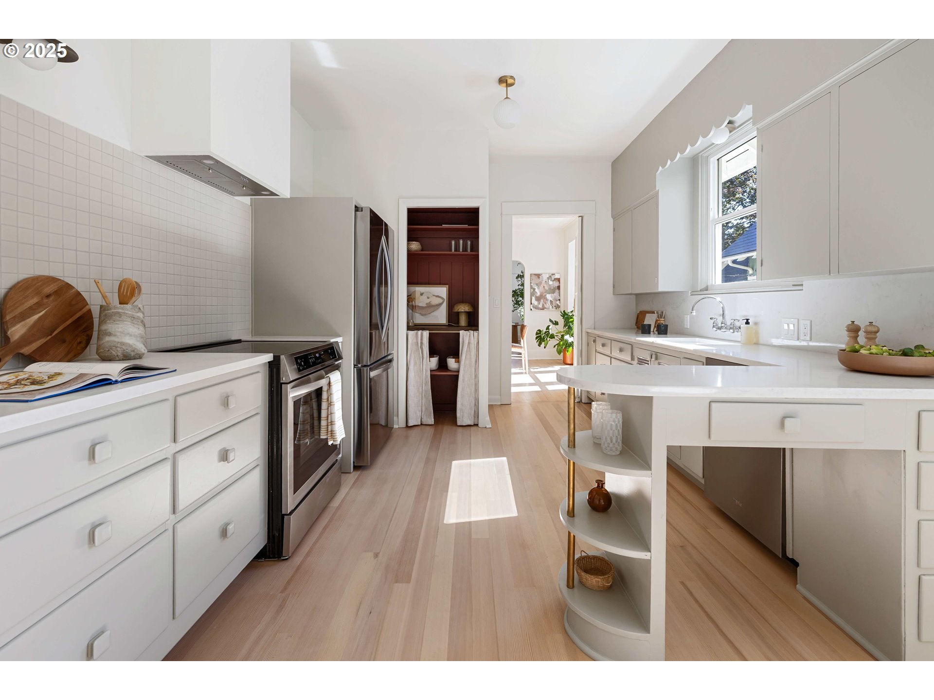 5415 NE SACRAMENTO ST