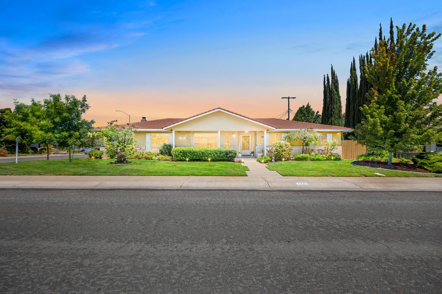 2021 Cabrillo Circle