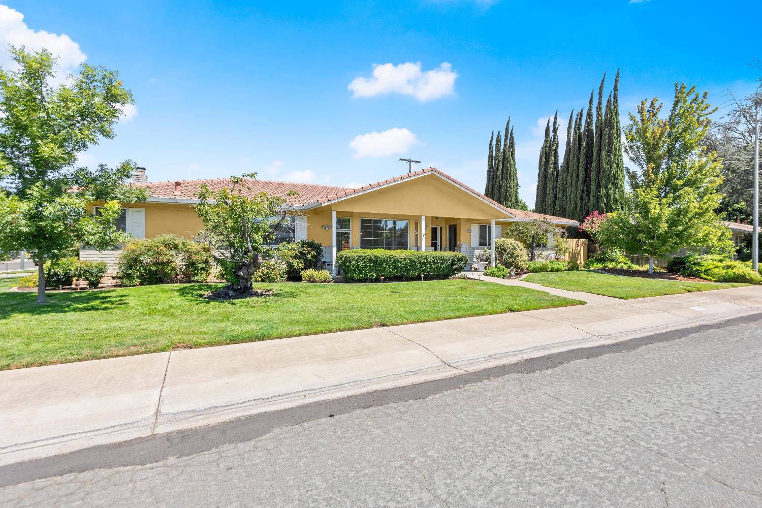 2021 Cabrillo Circle