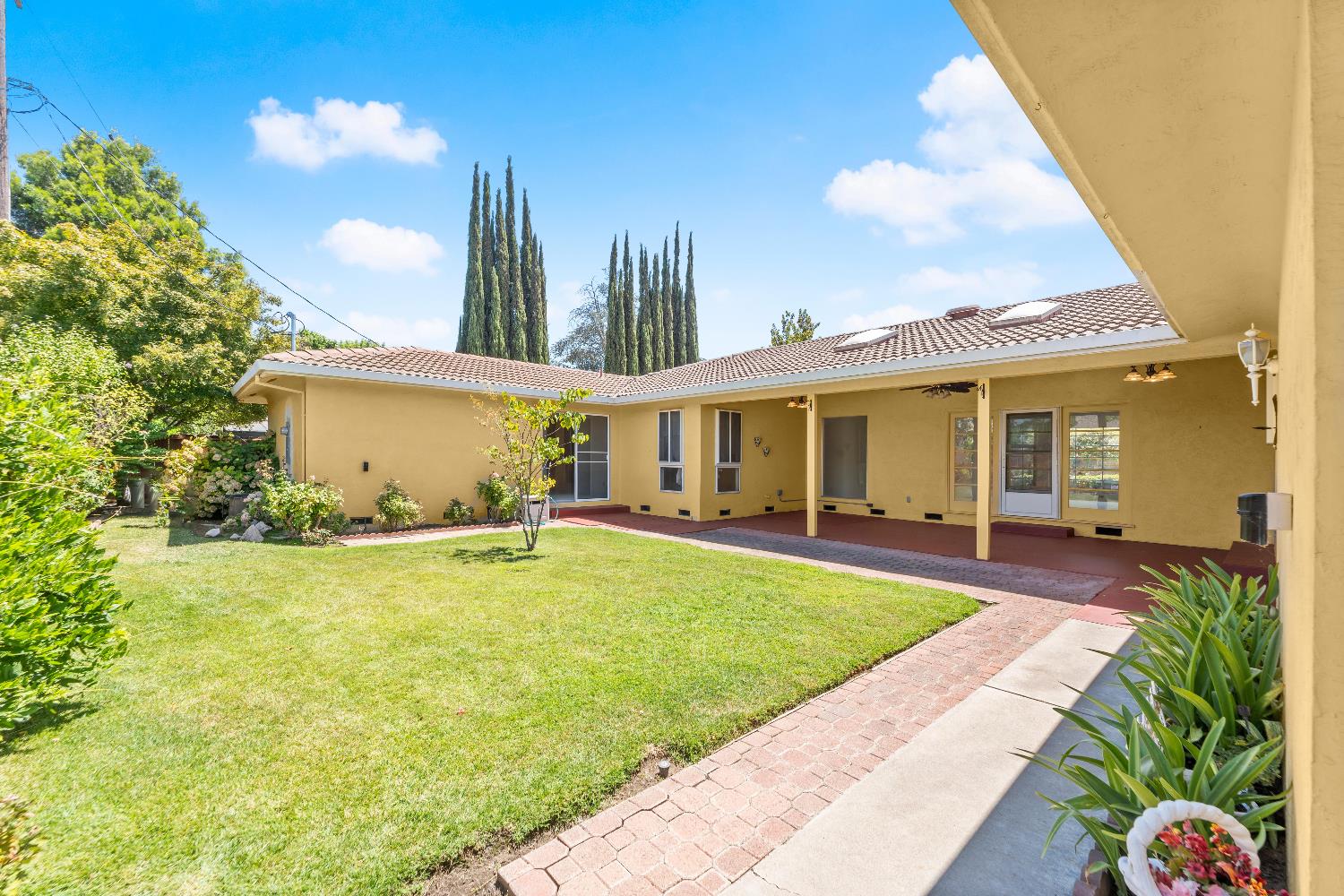 2021 Cabrillo Circle