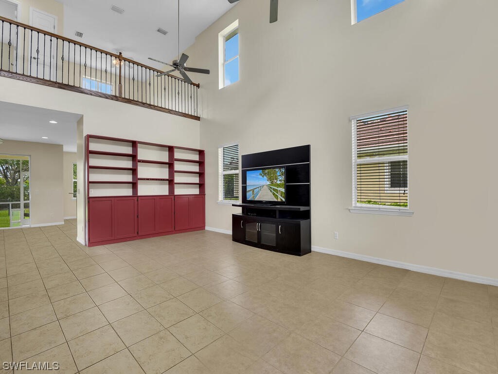 2419 Ashbury CIR