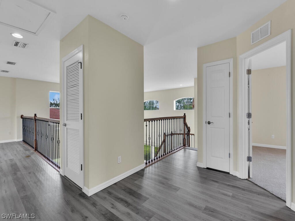 2419 Ashbury CIR