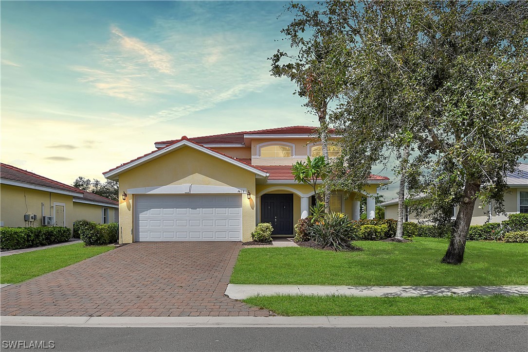 2419 Ashbury CIR
