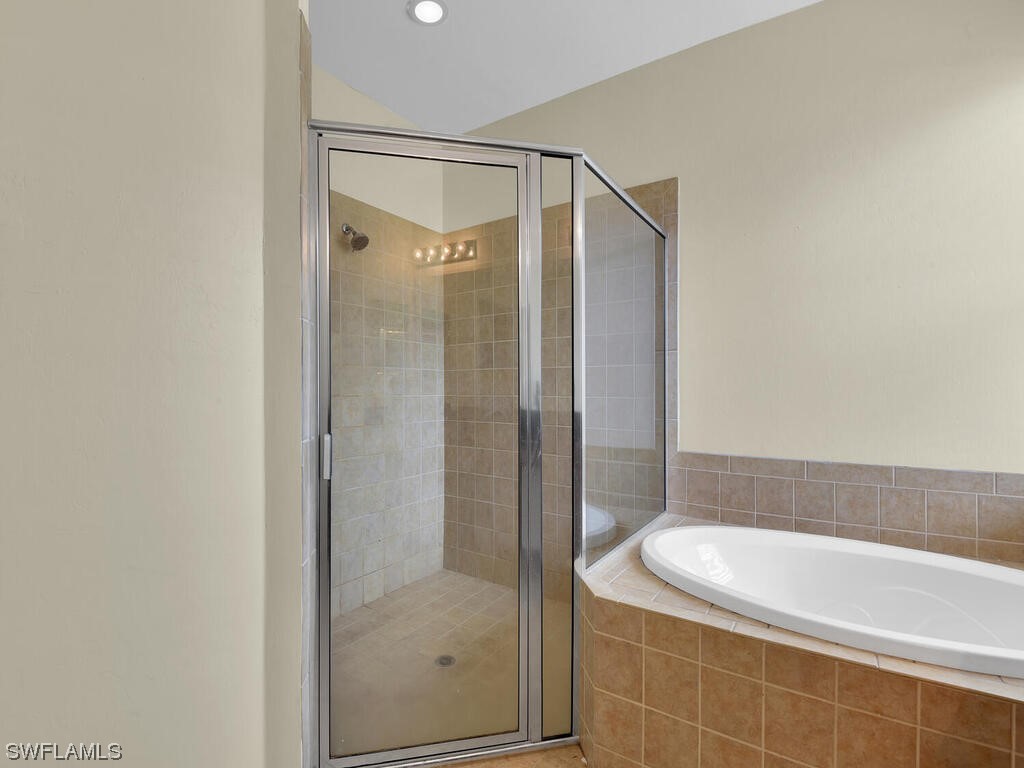 2419 Ashbury CIR