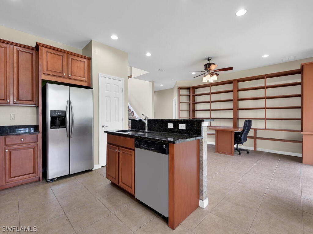2419 Ashbury CIR