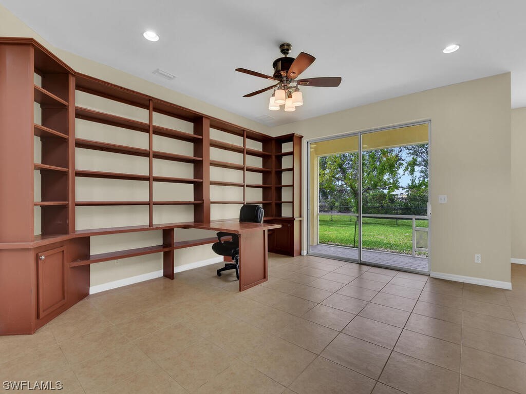 2419 Ashbury CIR