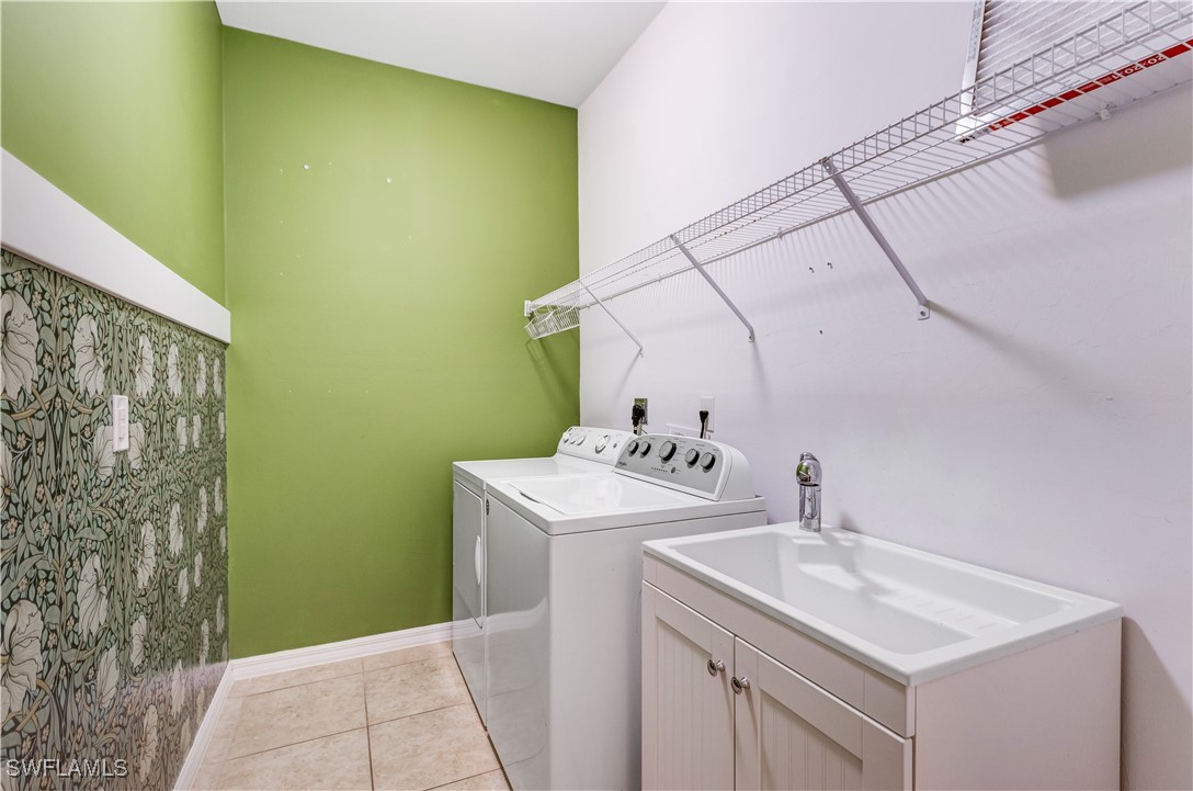 2538 Ashbury CIR