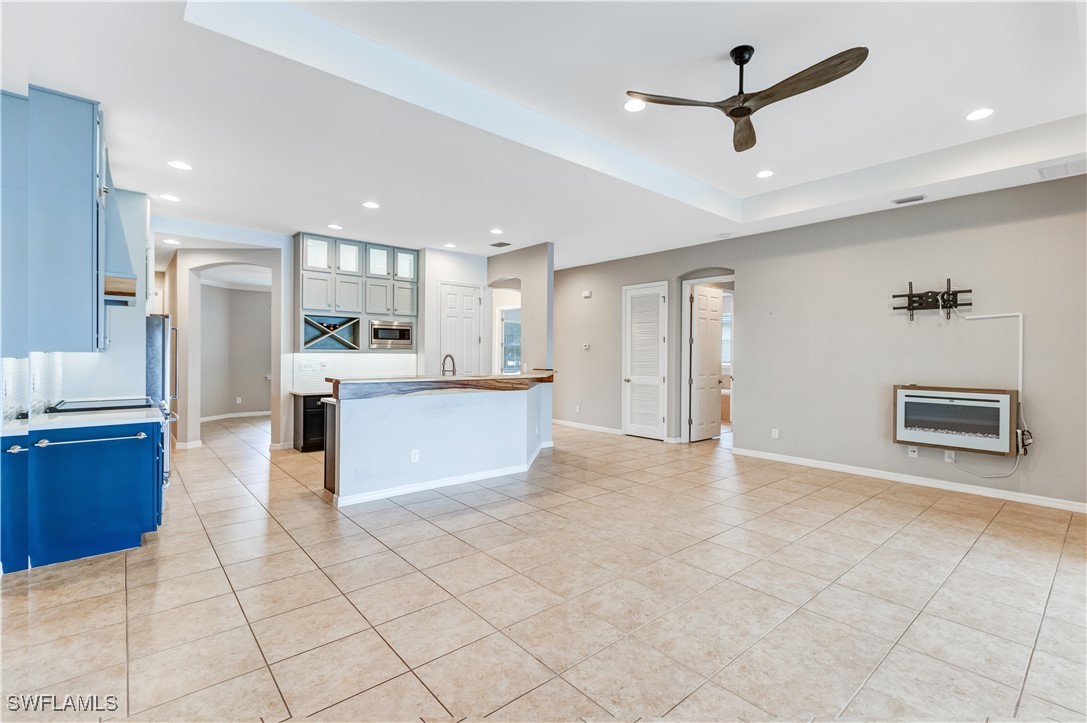 2538 Ashbury CIR