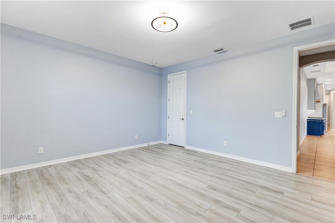 2538 Ashbury CIR