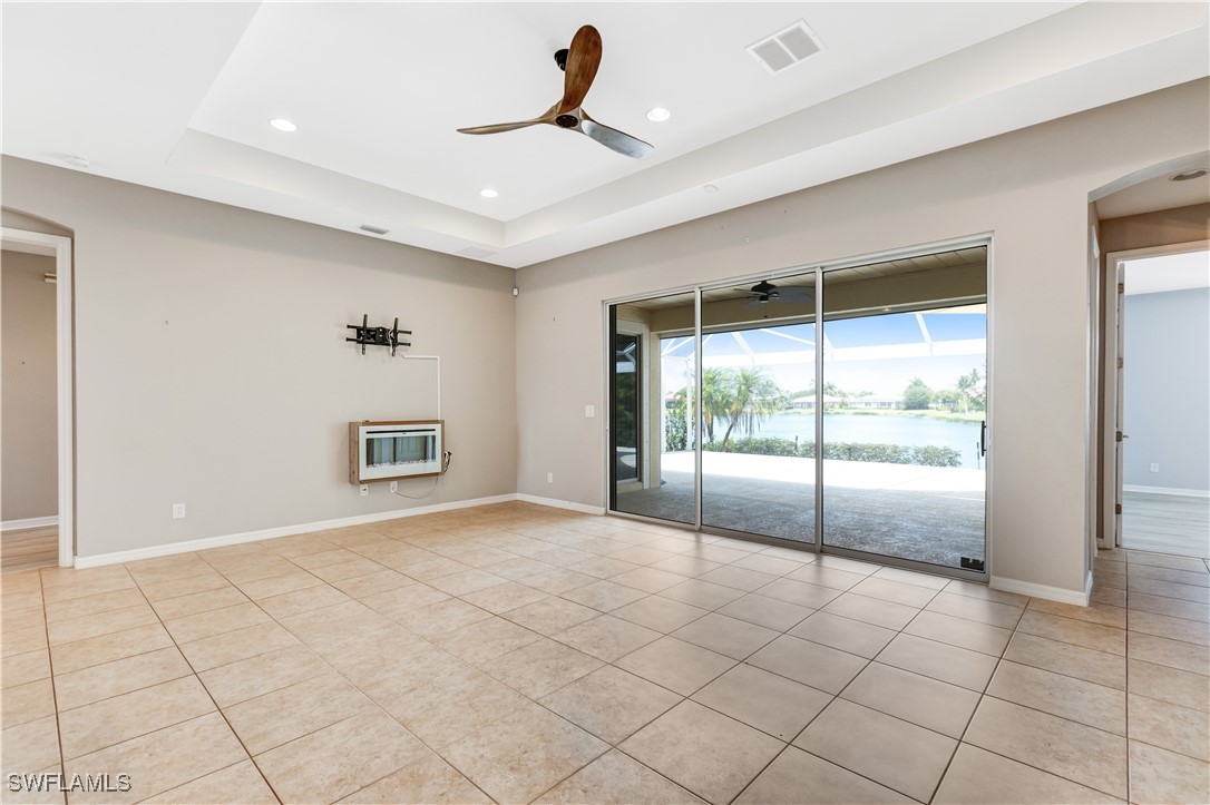 2538 Ashbury CIR
