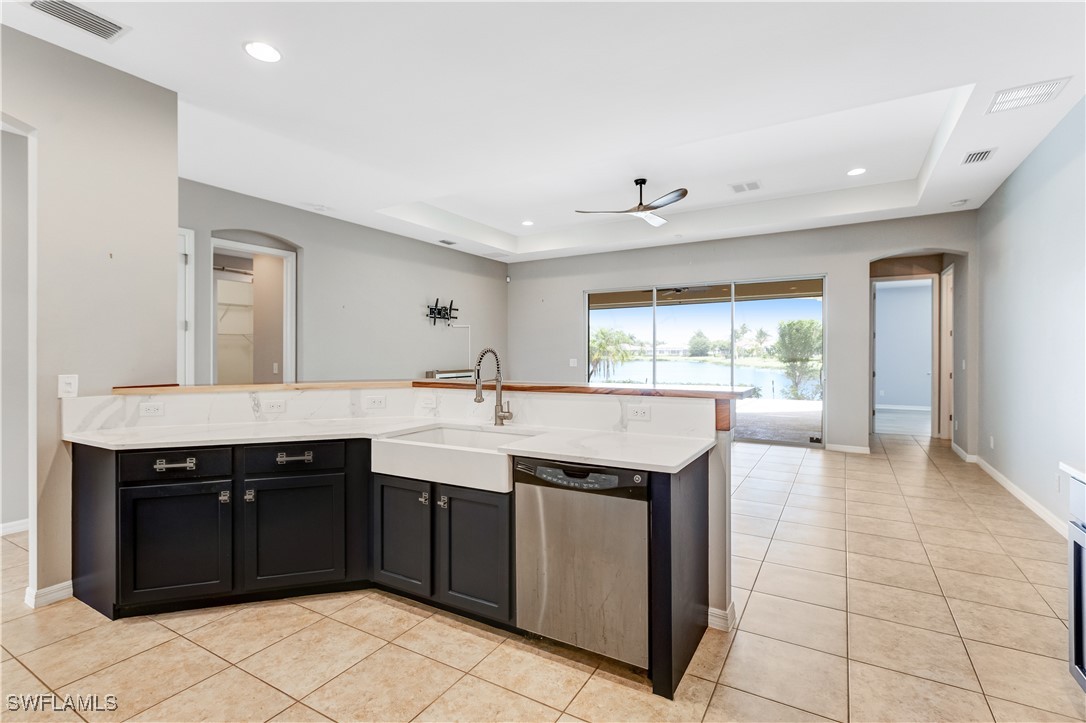 2538 Ashbury CIR