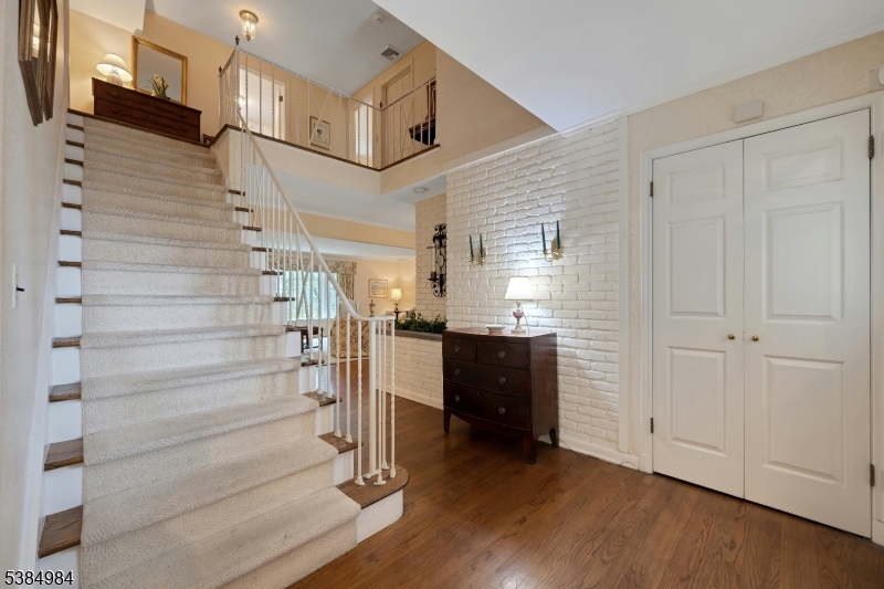 97 Skyline Dr